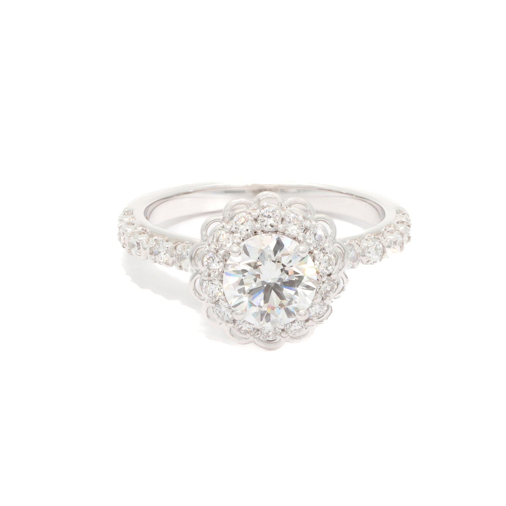 Floral diamond ring in white gold