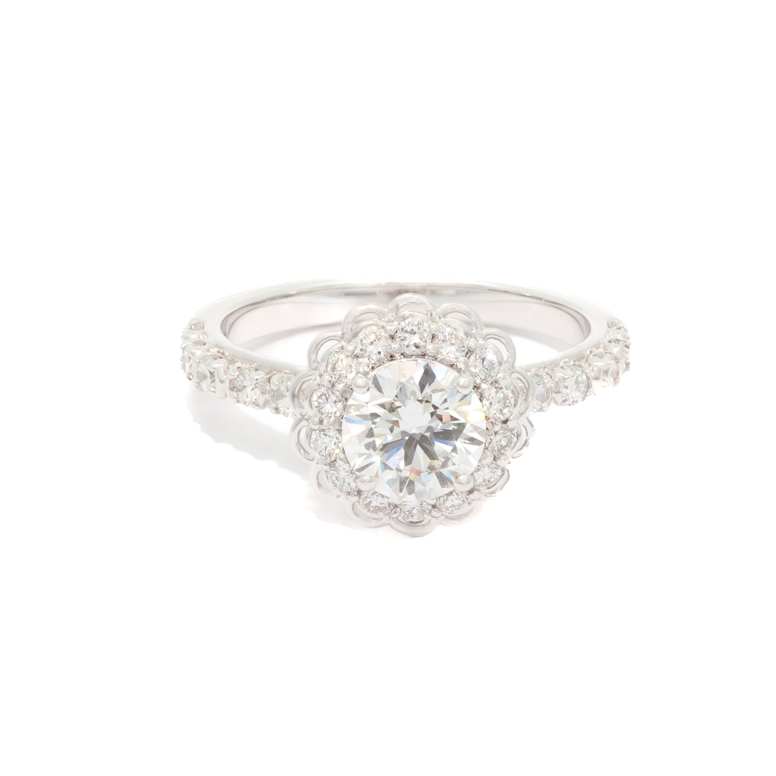 Floral diamond ring in white gold