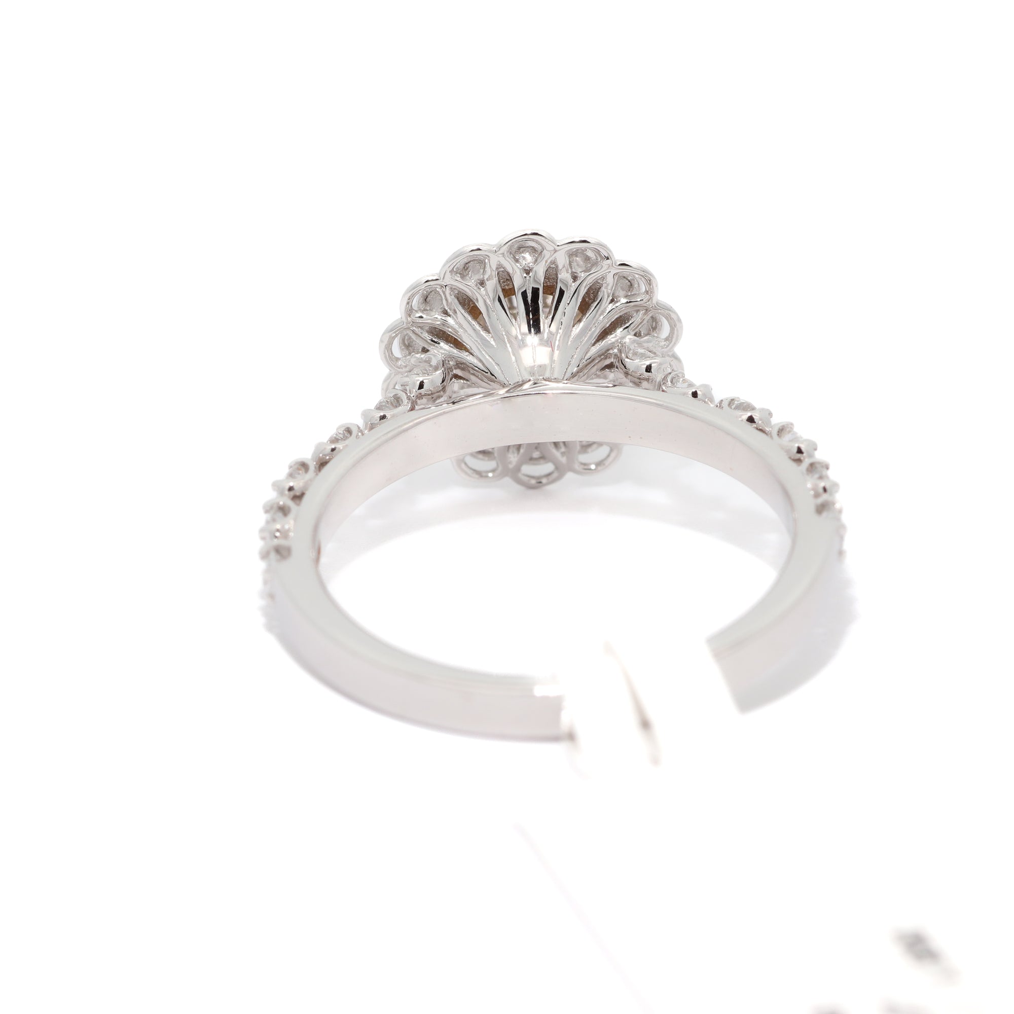 1 Carat Round Diamond Ring in Floral Design