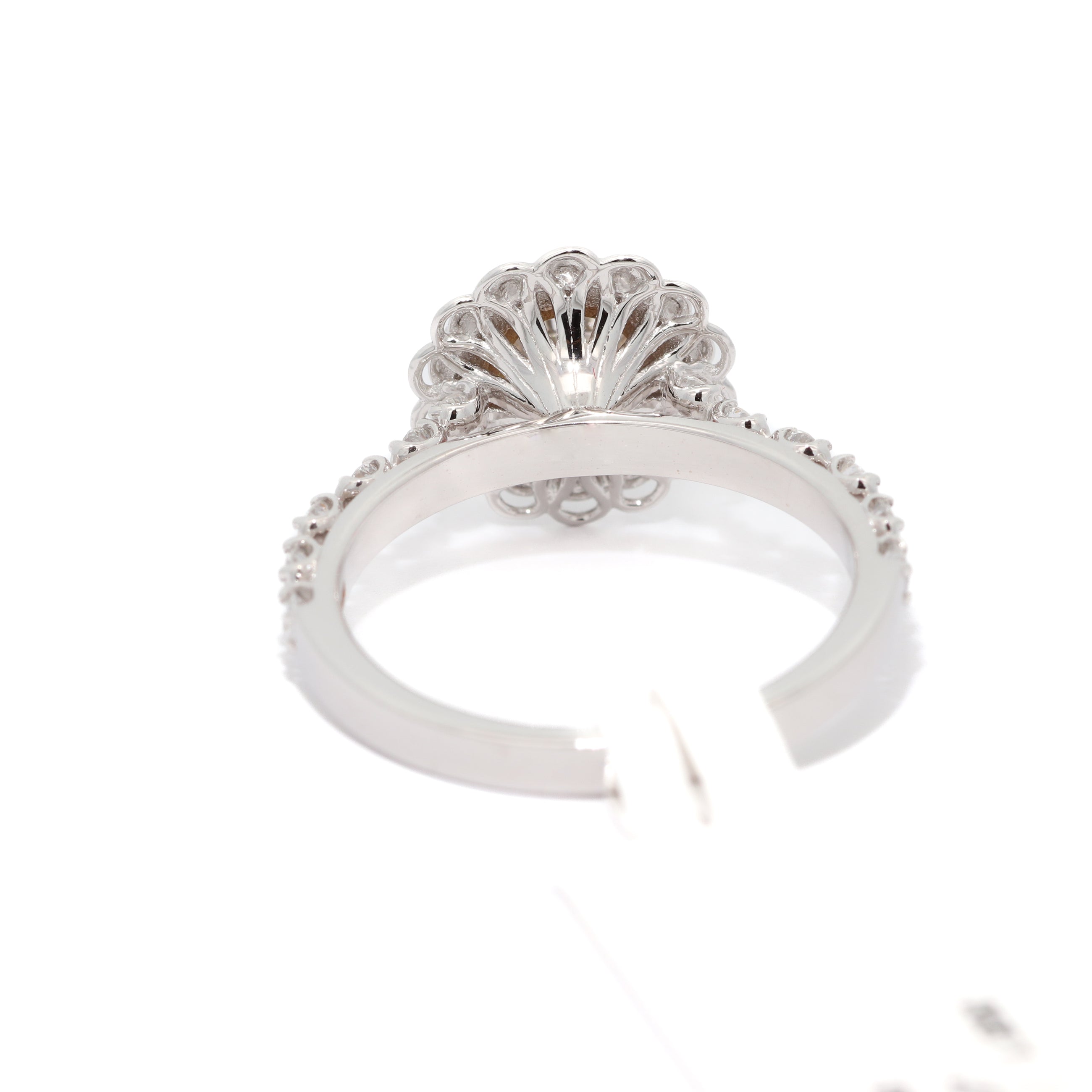 1 Carat Round Diamond Ring in Floral Design