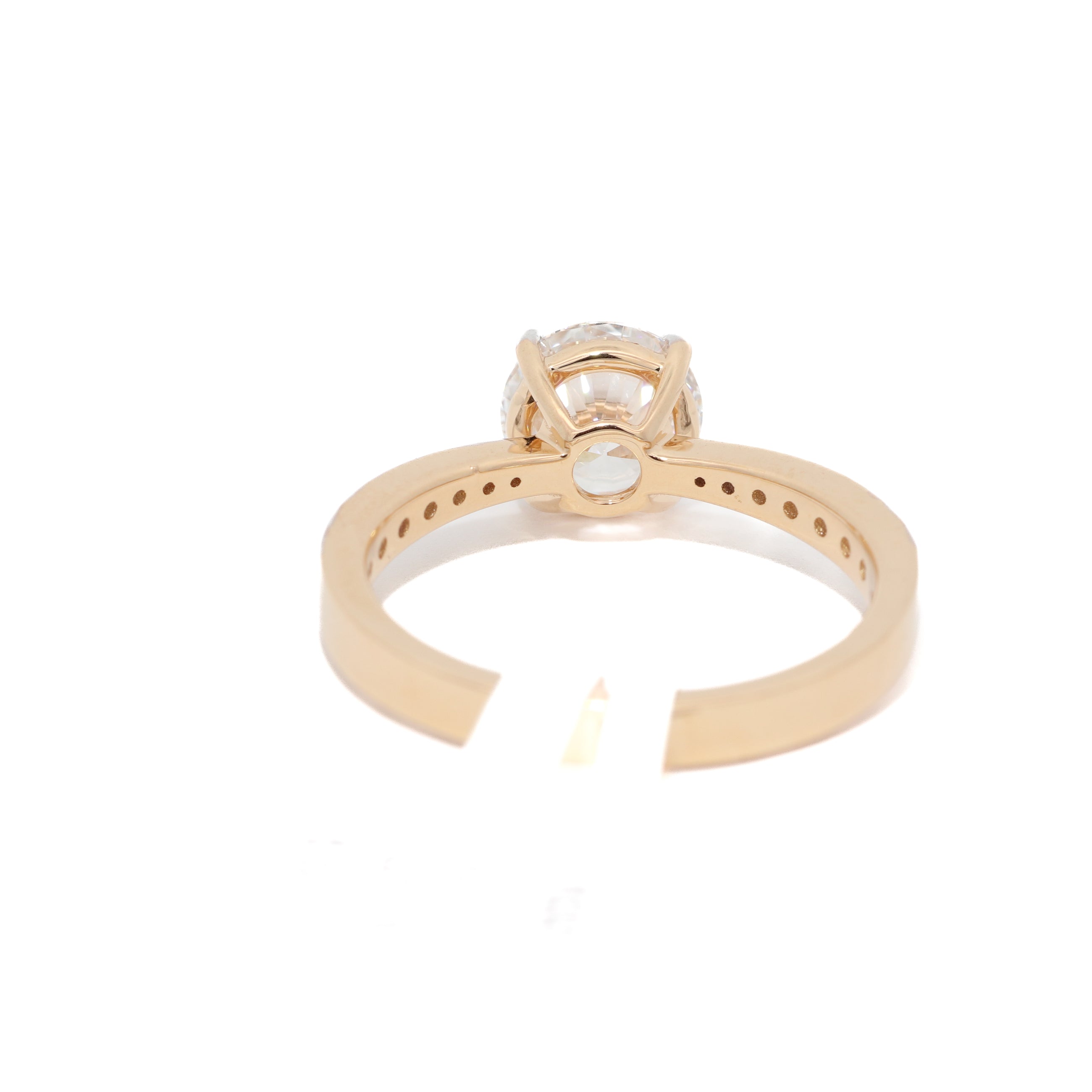 1 Carat Round Diamond Ring in Yellow Gold
