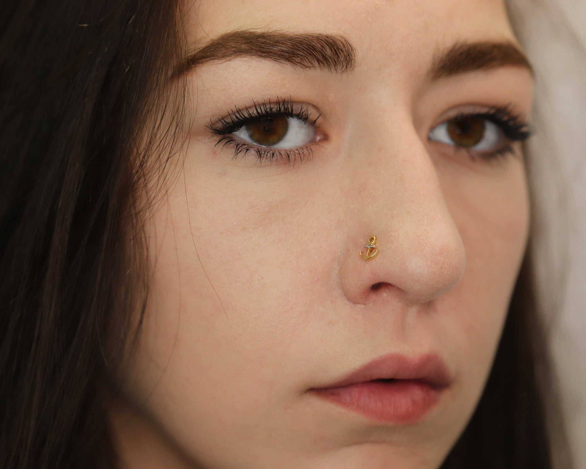 Anchor Nose Pin (18K)