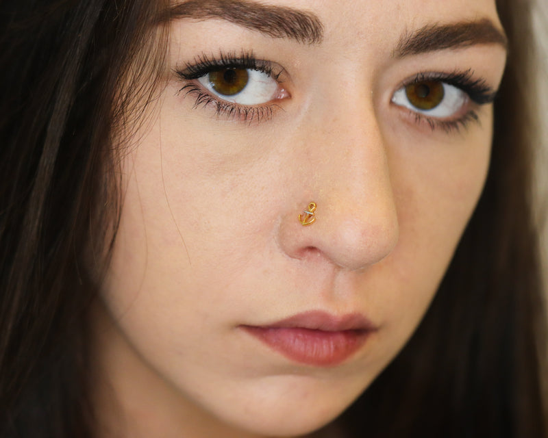 Anchor Nose Pin (18K)