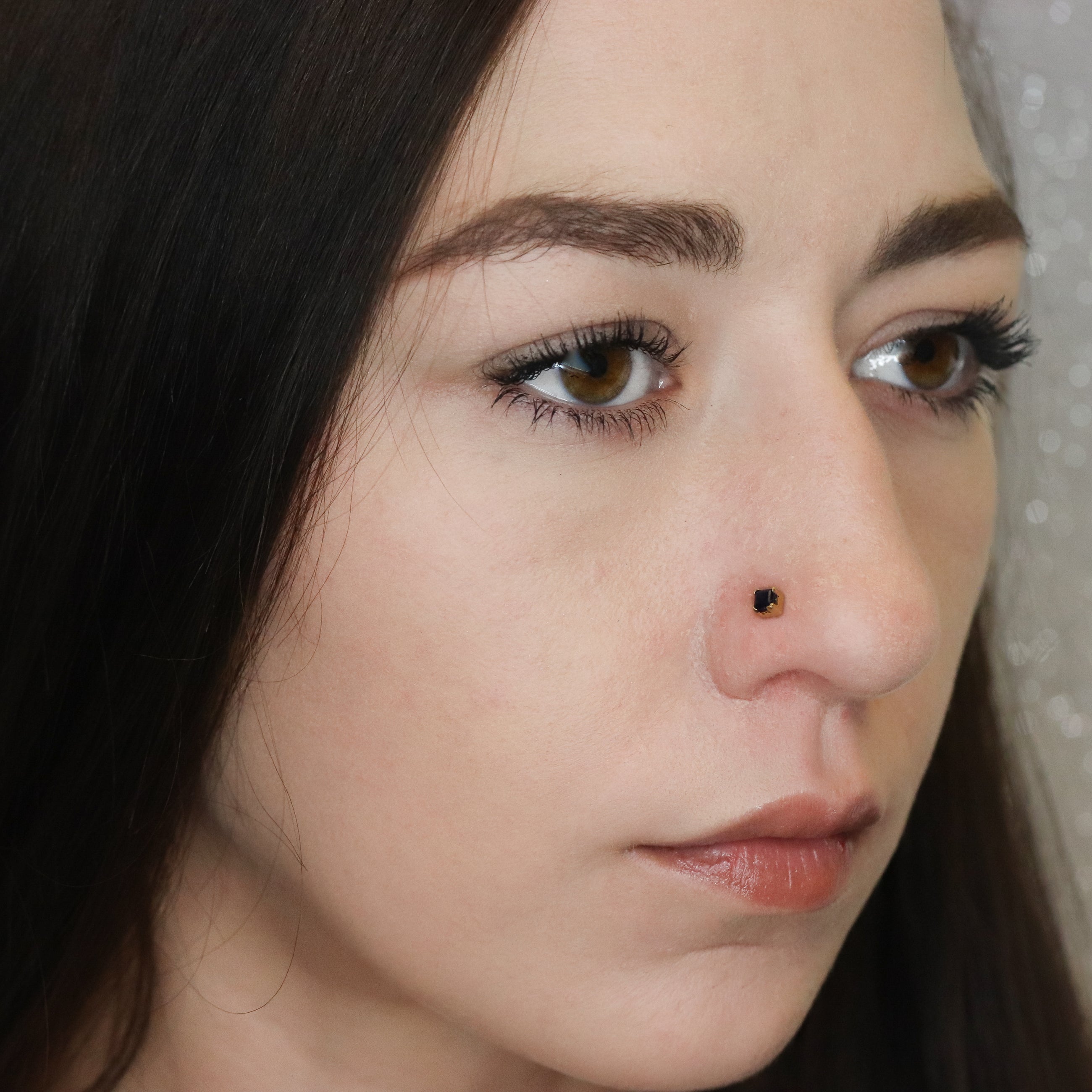 Royal Blue Nose Pin (18K)
