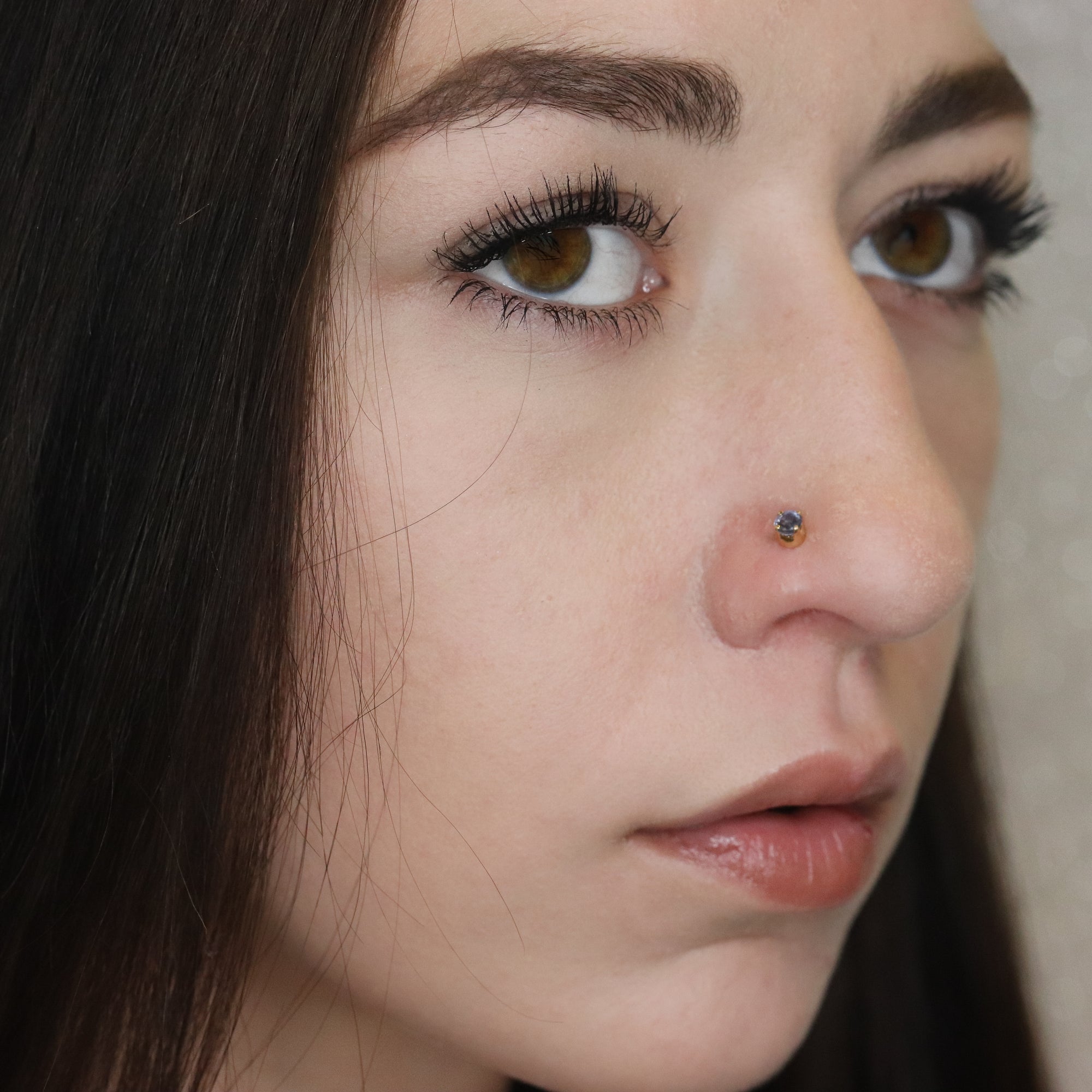 Deep Blue Nose Pin (18K)