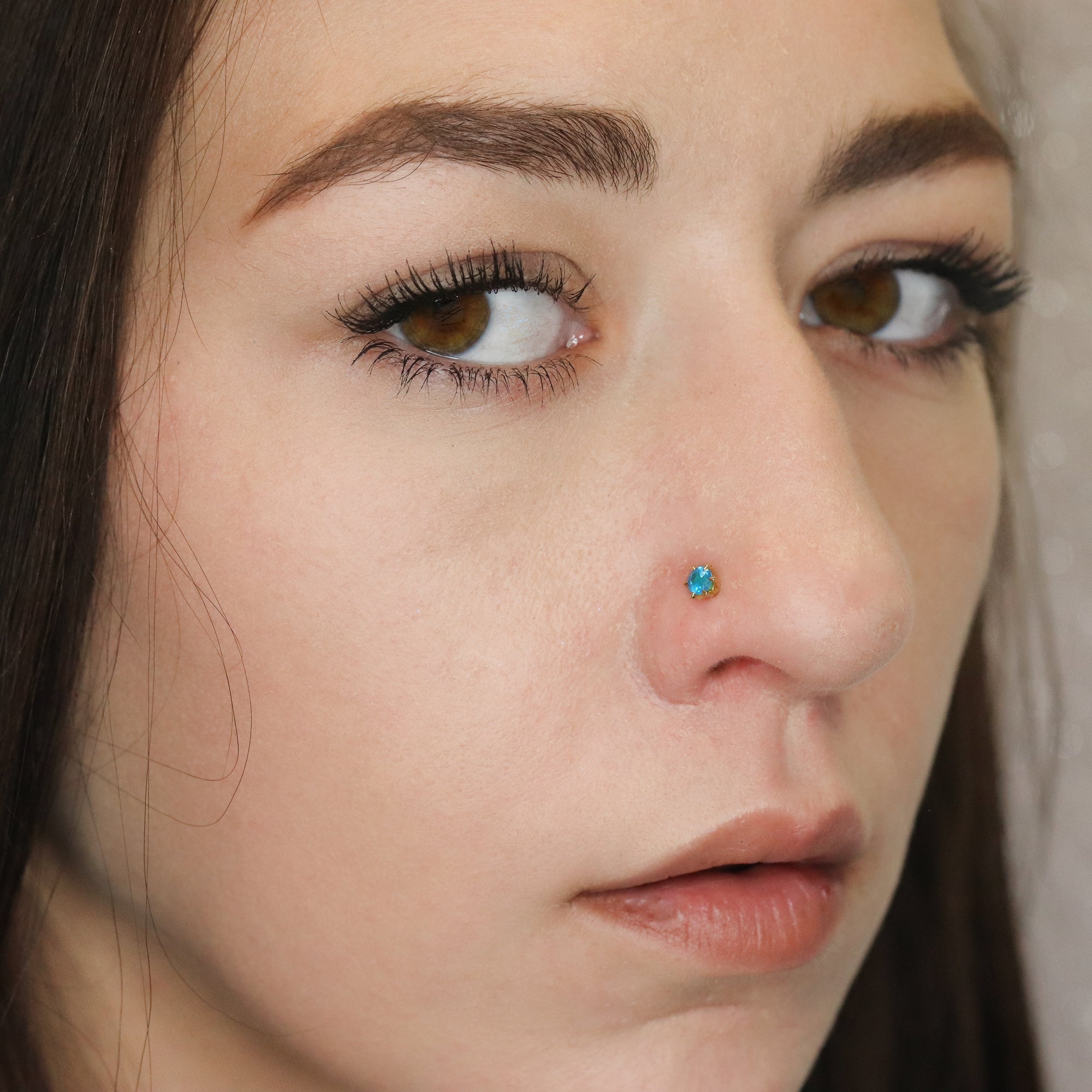 Light Blue Nose Pin (18K)