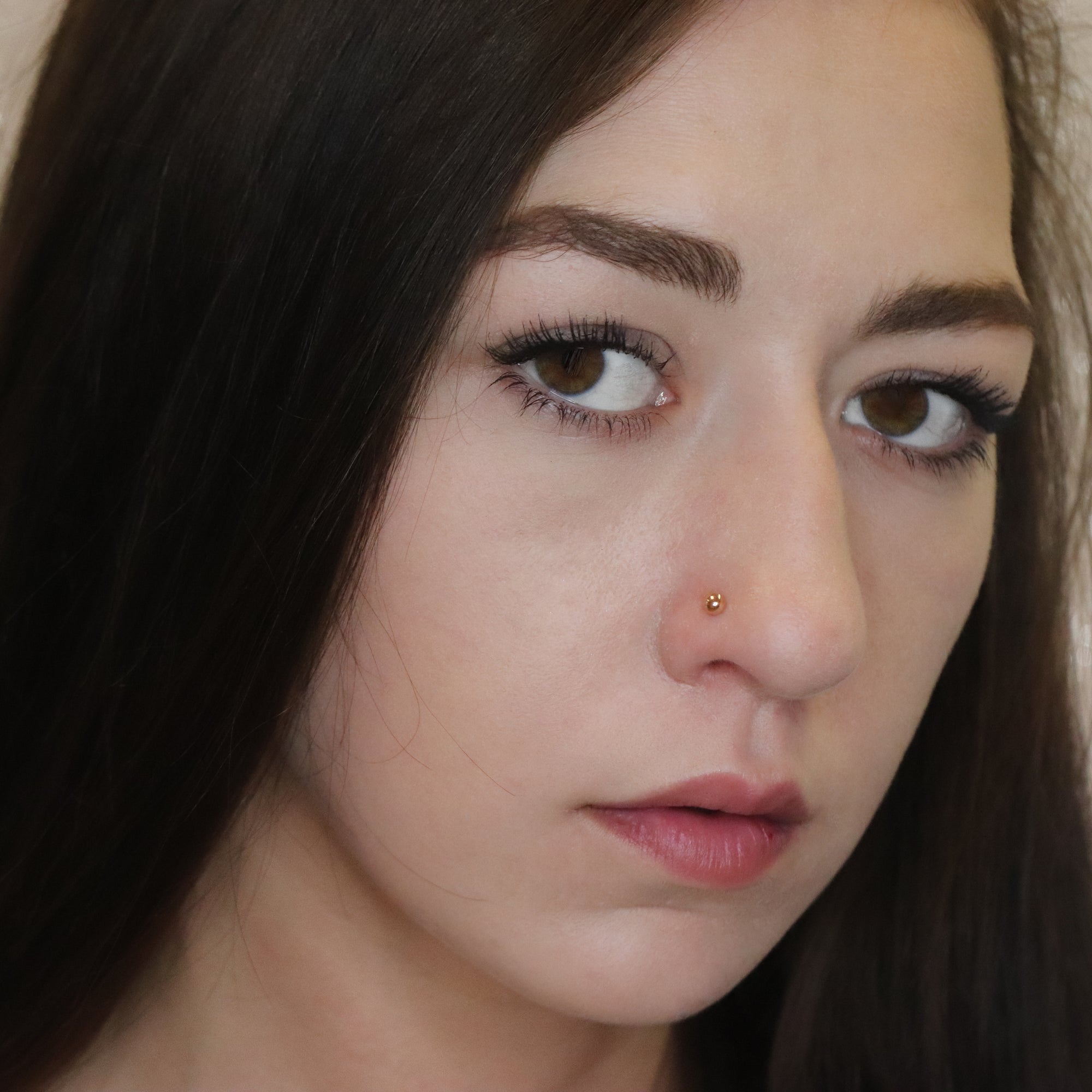 Minimalist Gold Nose Stud (18K)