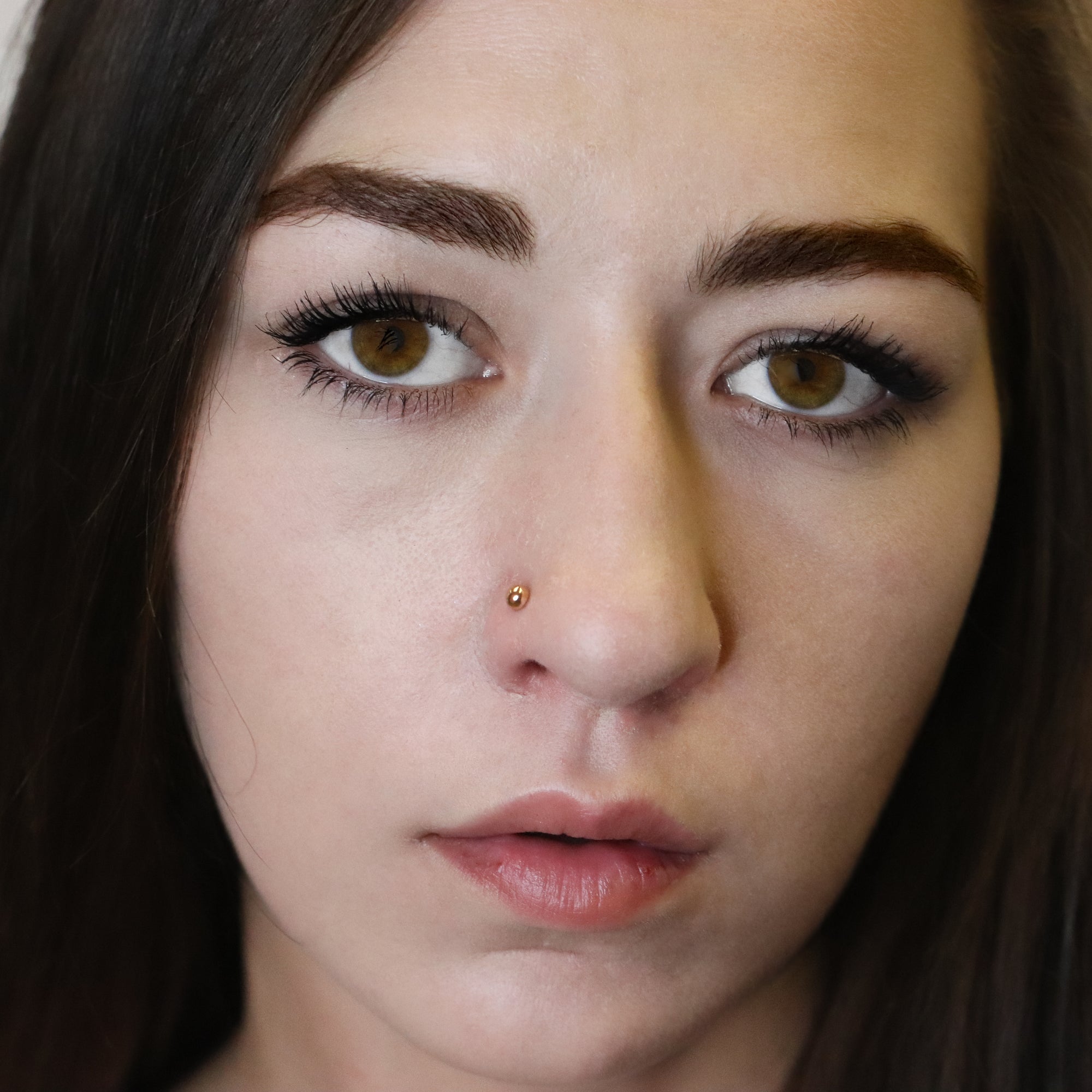 Minimalist Gold Nose Stud (18K)