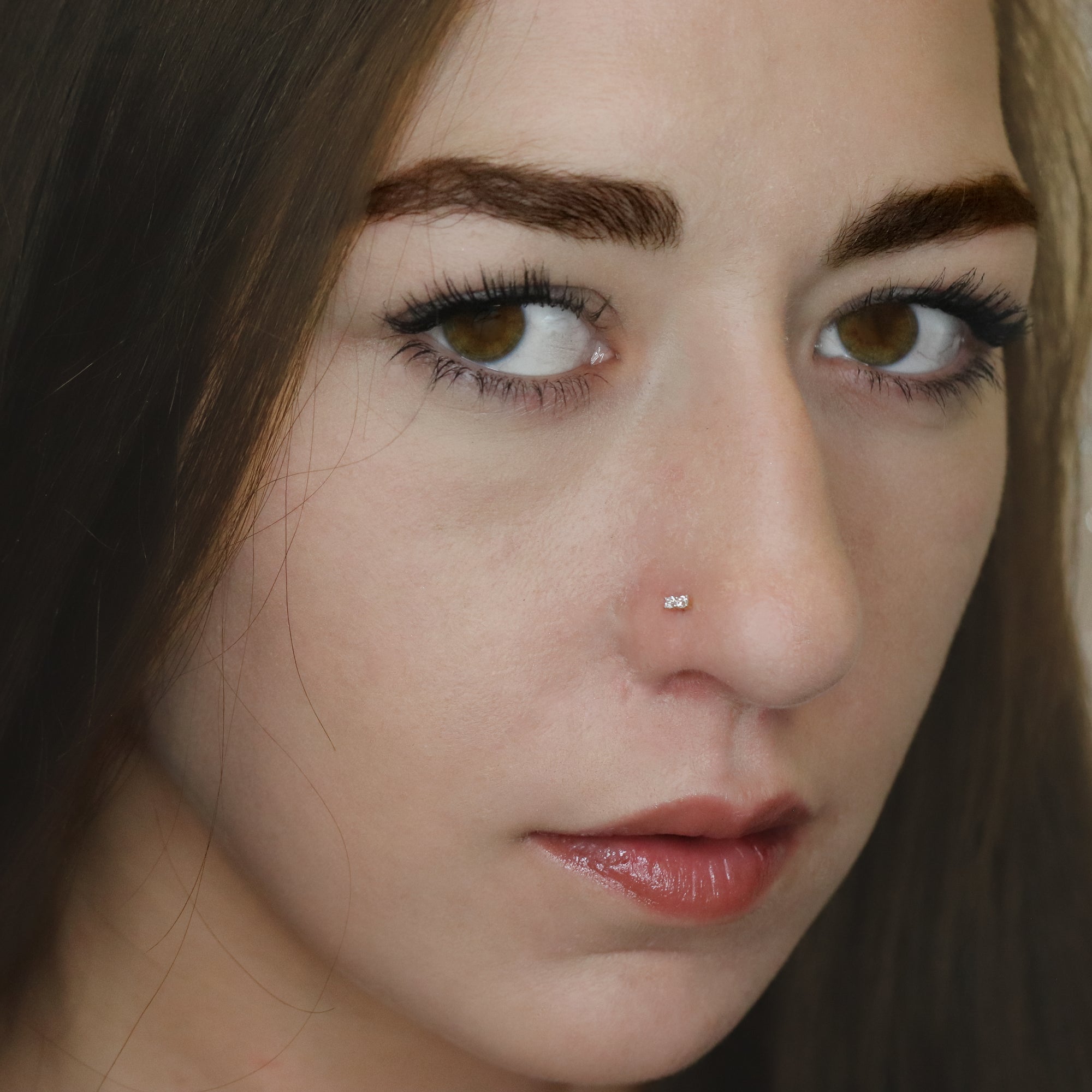 Dual Diamond Nose Stud (18K)