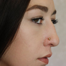 Heart Nose Pin with Diamonds (18K)