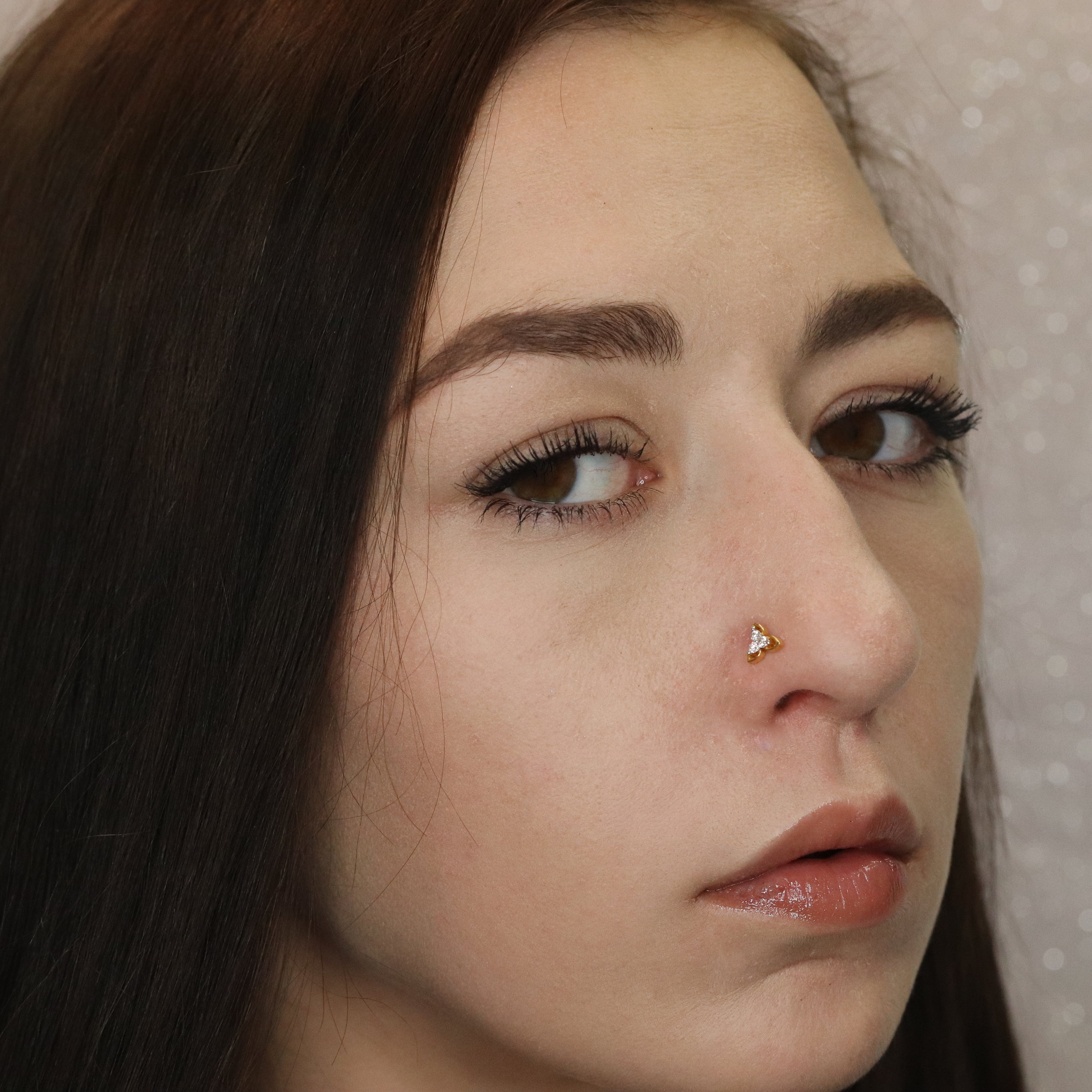 Cloverleaf Nose Pin with Diamonds (18K)