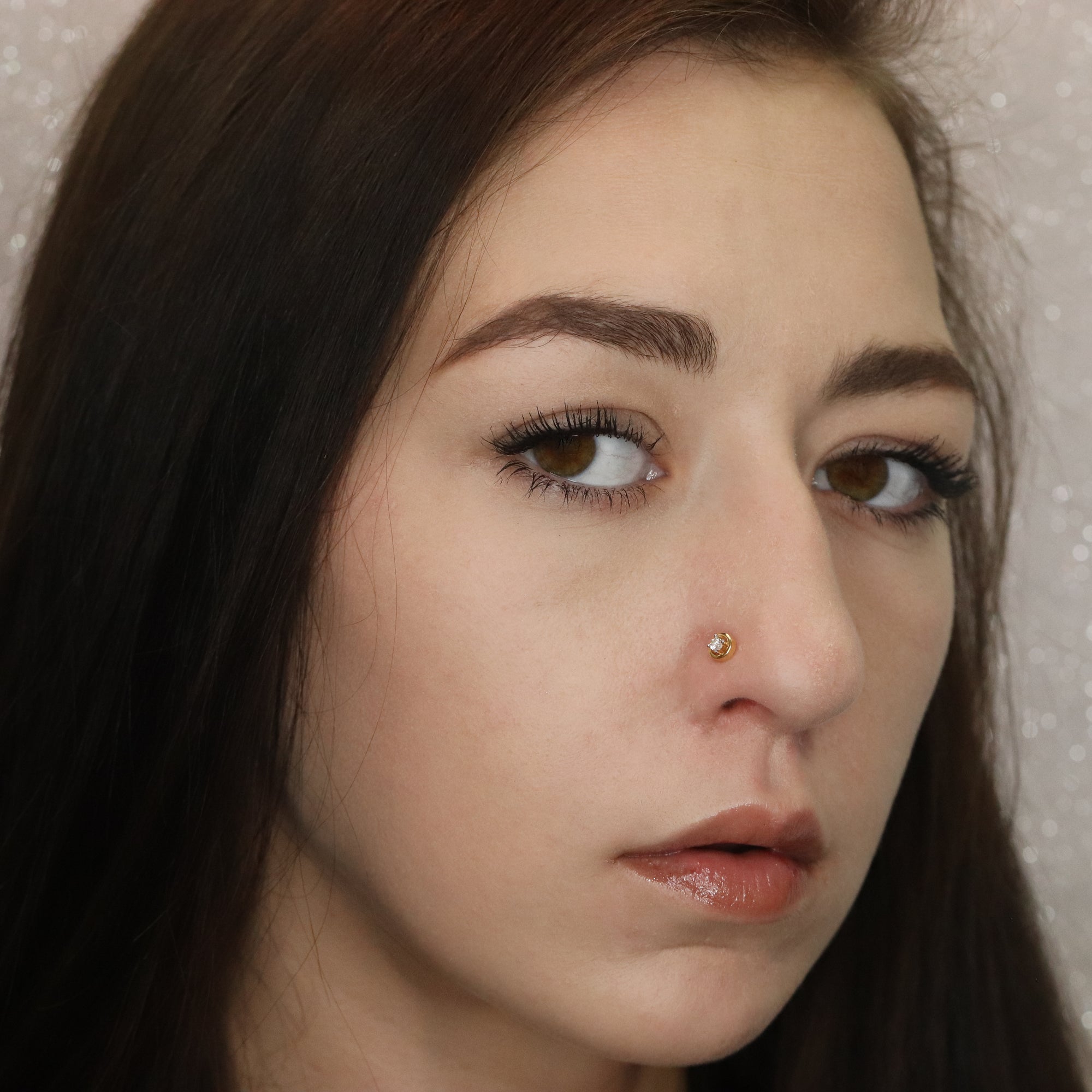 Minimalist Nose Pin with Diamonds (18K)