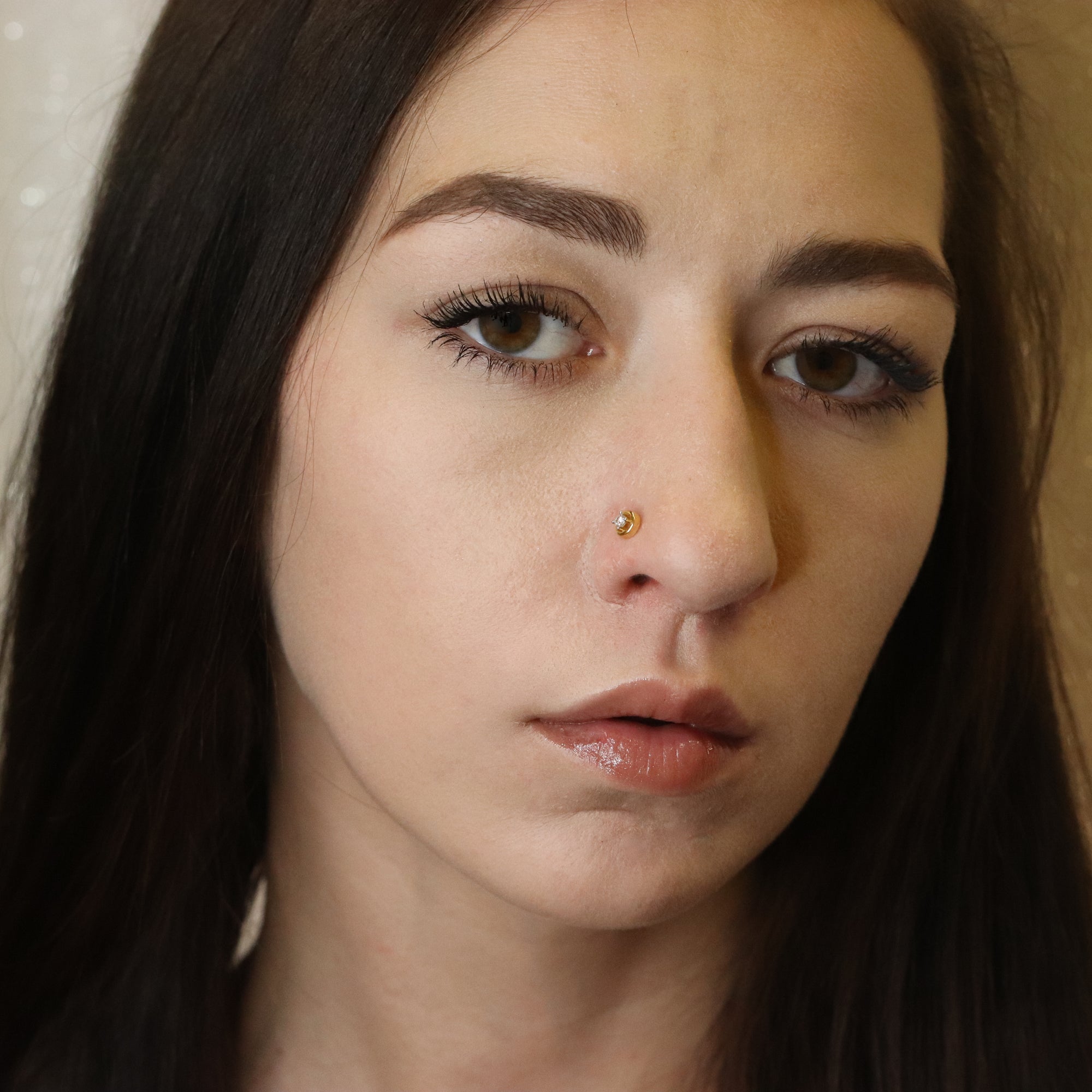 Minimalist Nose Pin with Diamonds (18K)