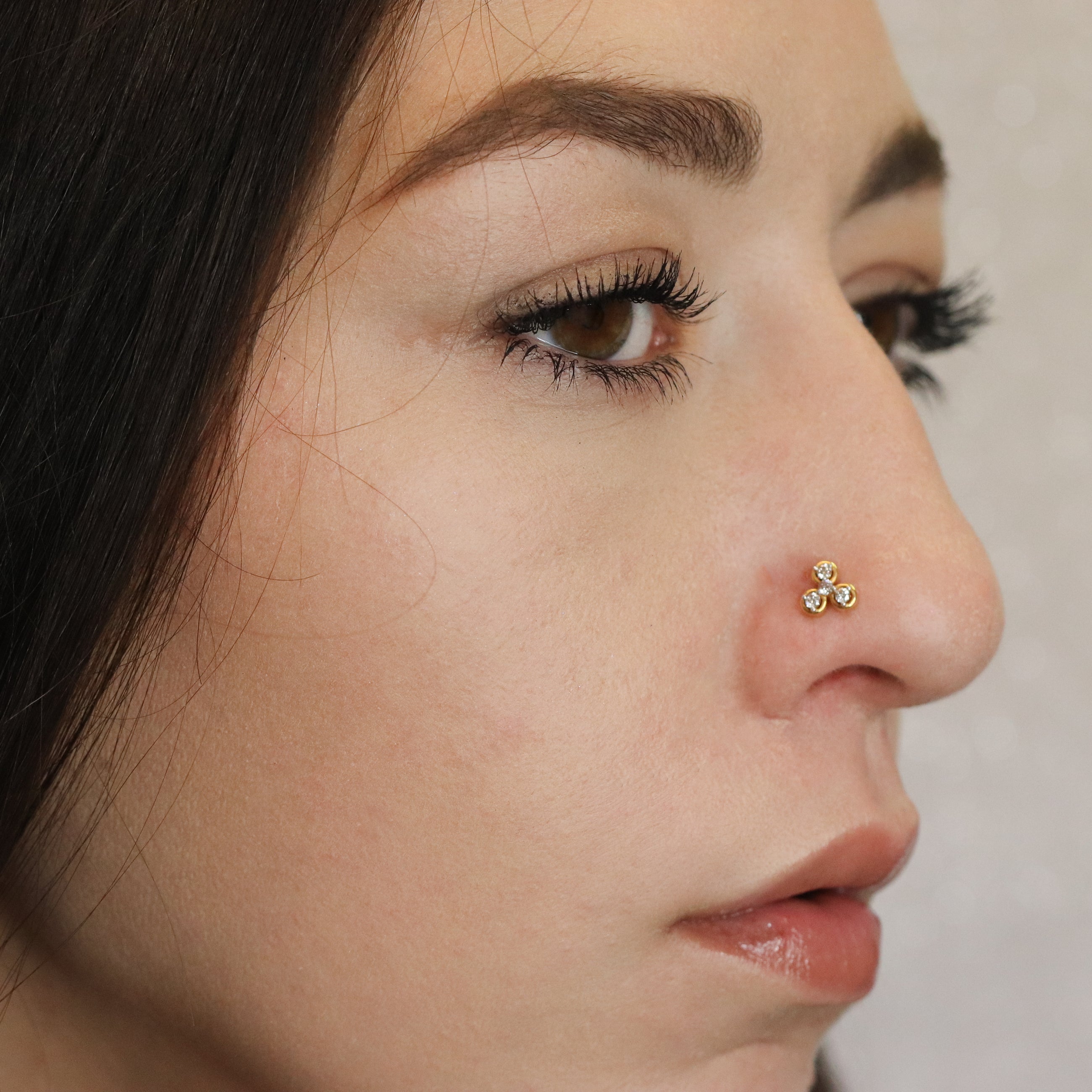 Cloverleaf Nose Pin with 4 Diamonds (18K)