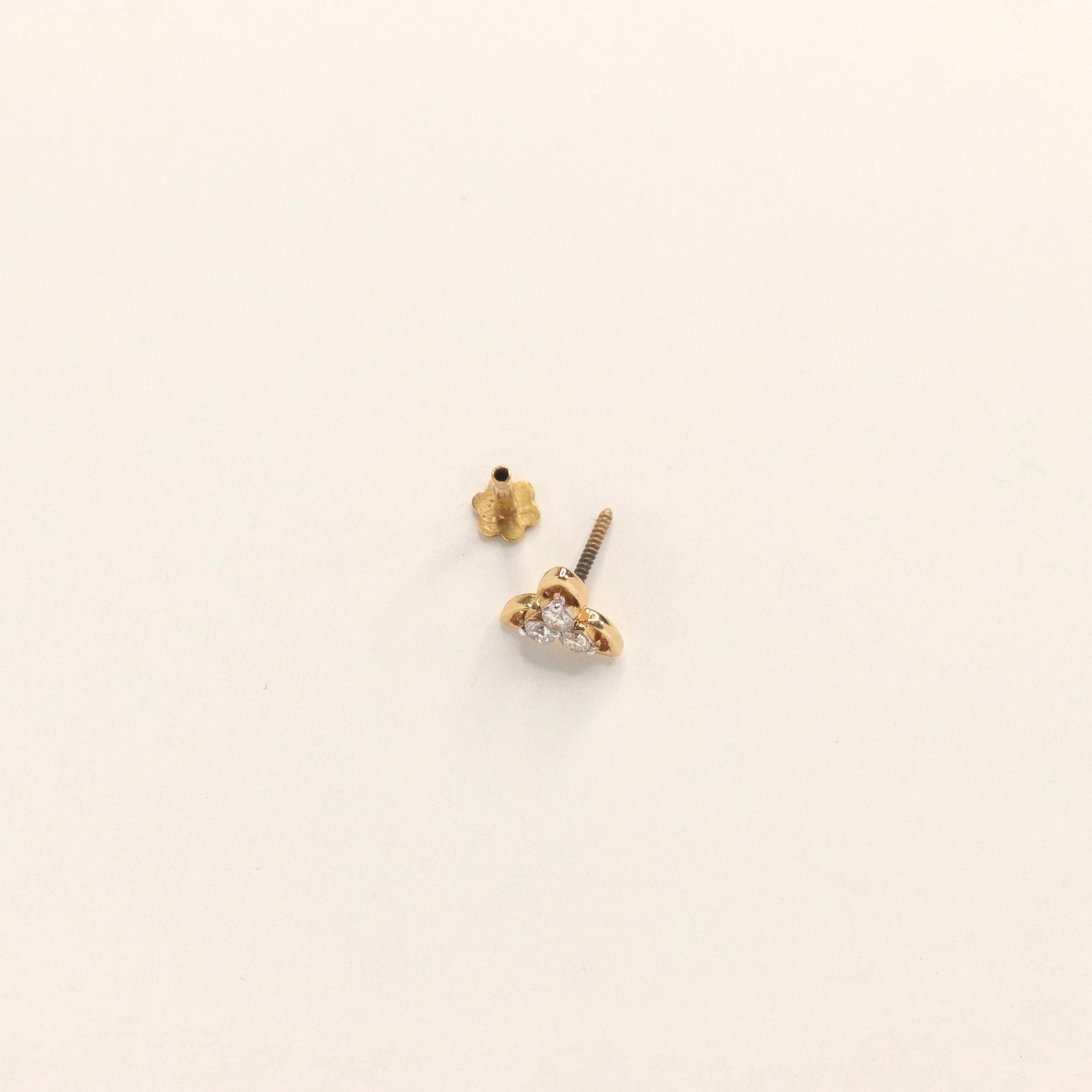 Cloverleaf Diamond Nose Pin (18K)