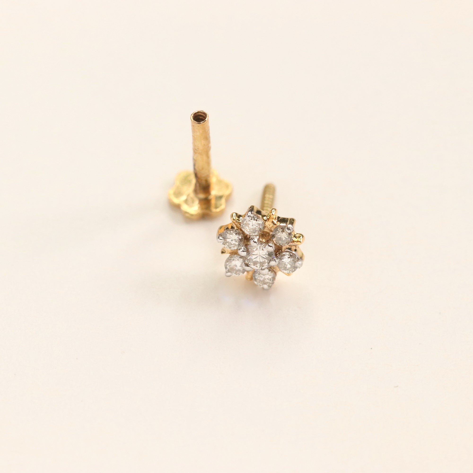 Floral Nosepin with Diamonds (18K)