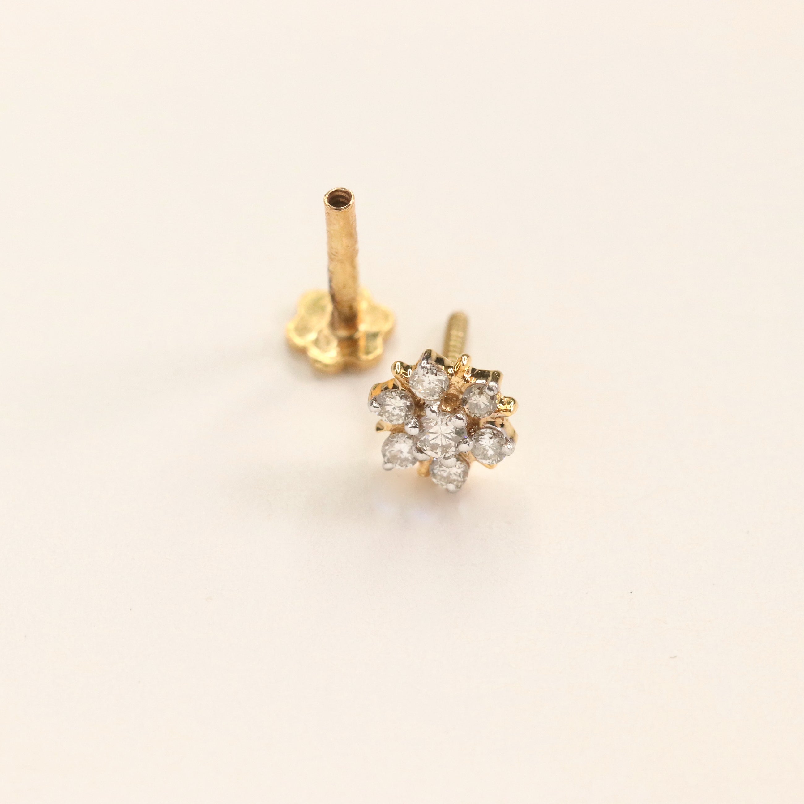 Floral Nosepin with Diamonds (18K)