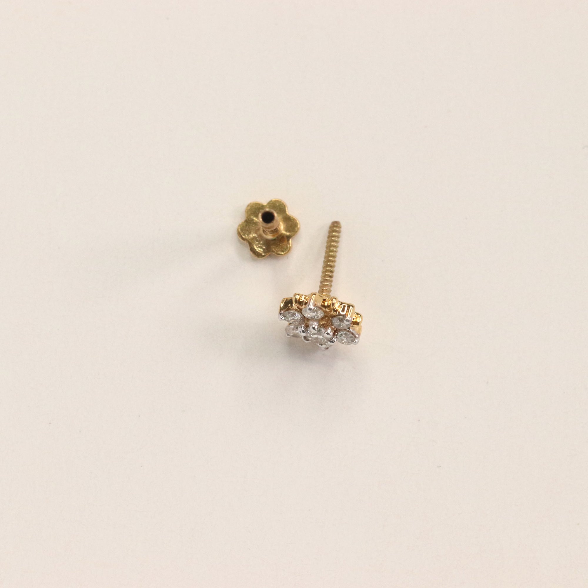 Floral Nosepin with Diamonds (18K)