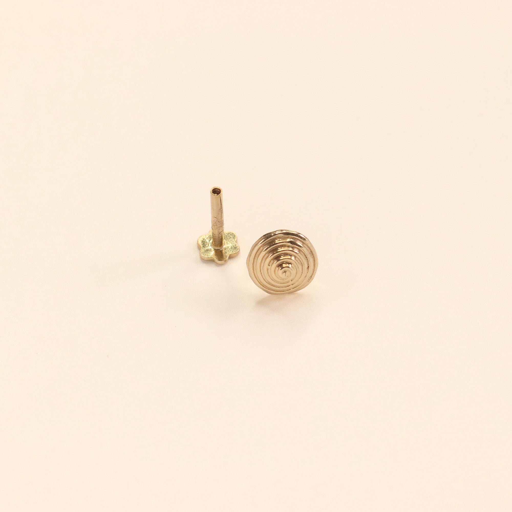 Gold Nose Pin (18K)