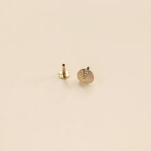 Gold Nose Pin (18K)