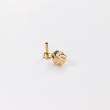 Gold Nose Pin (18K)