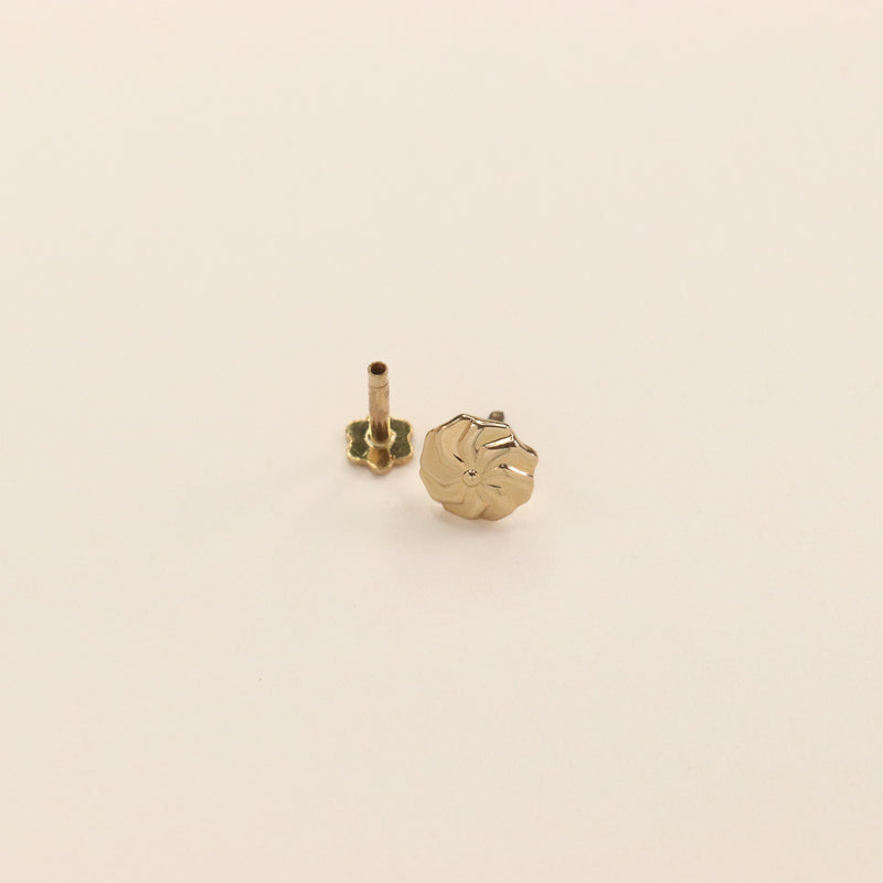 Gold Nose Pin (18K)
