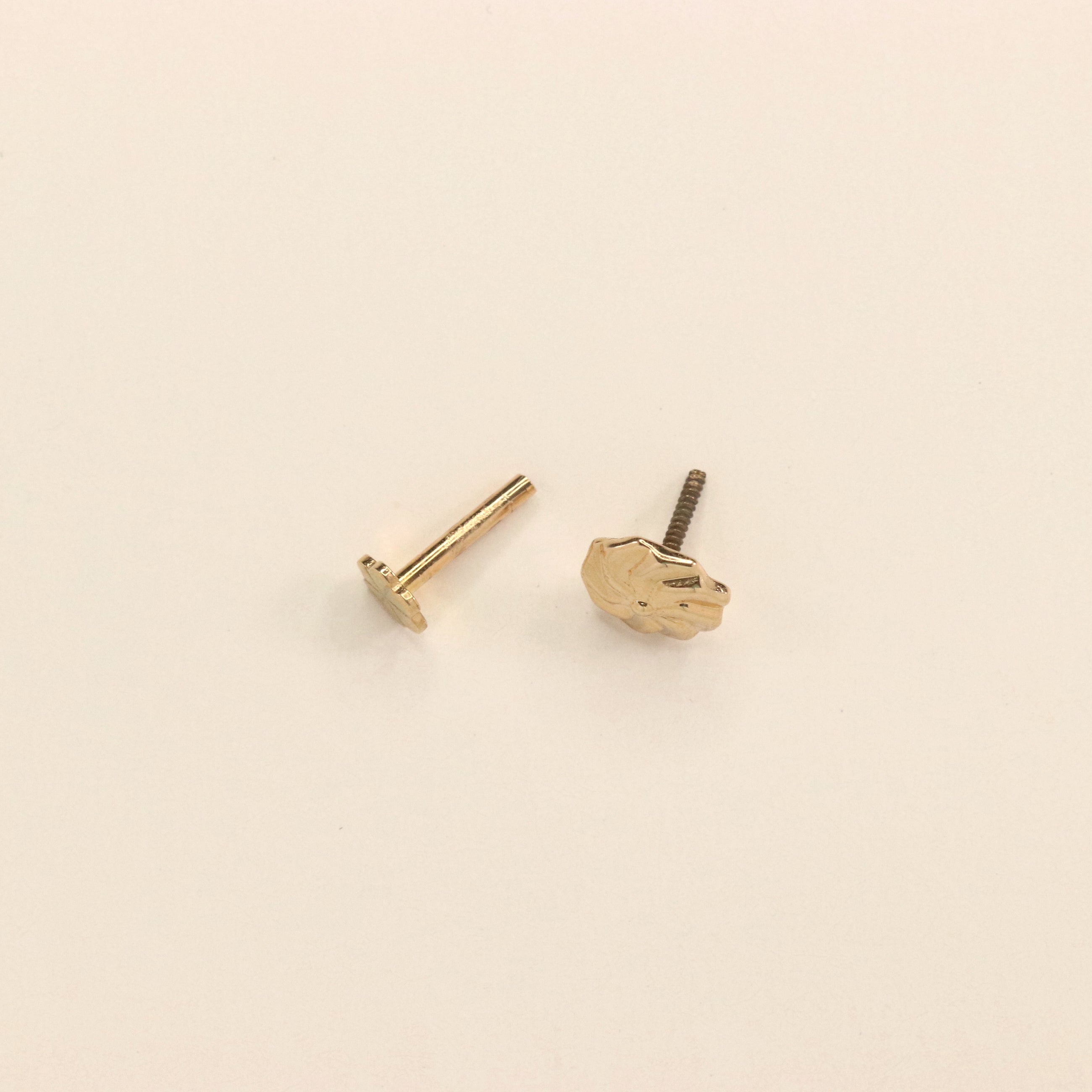 Gold Nose Pin (18K)