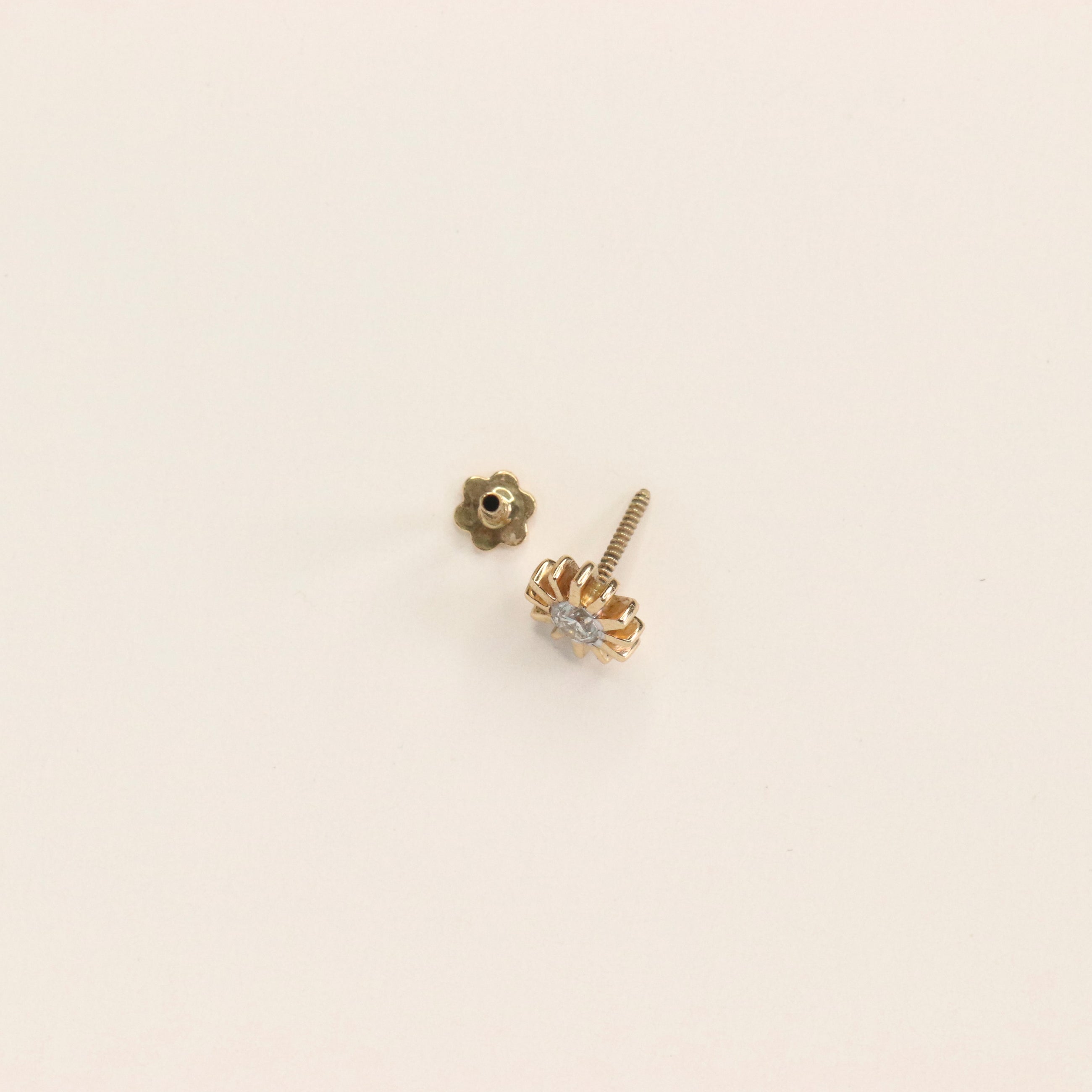 The Sun Nosepin with Diamond (18K)