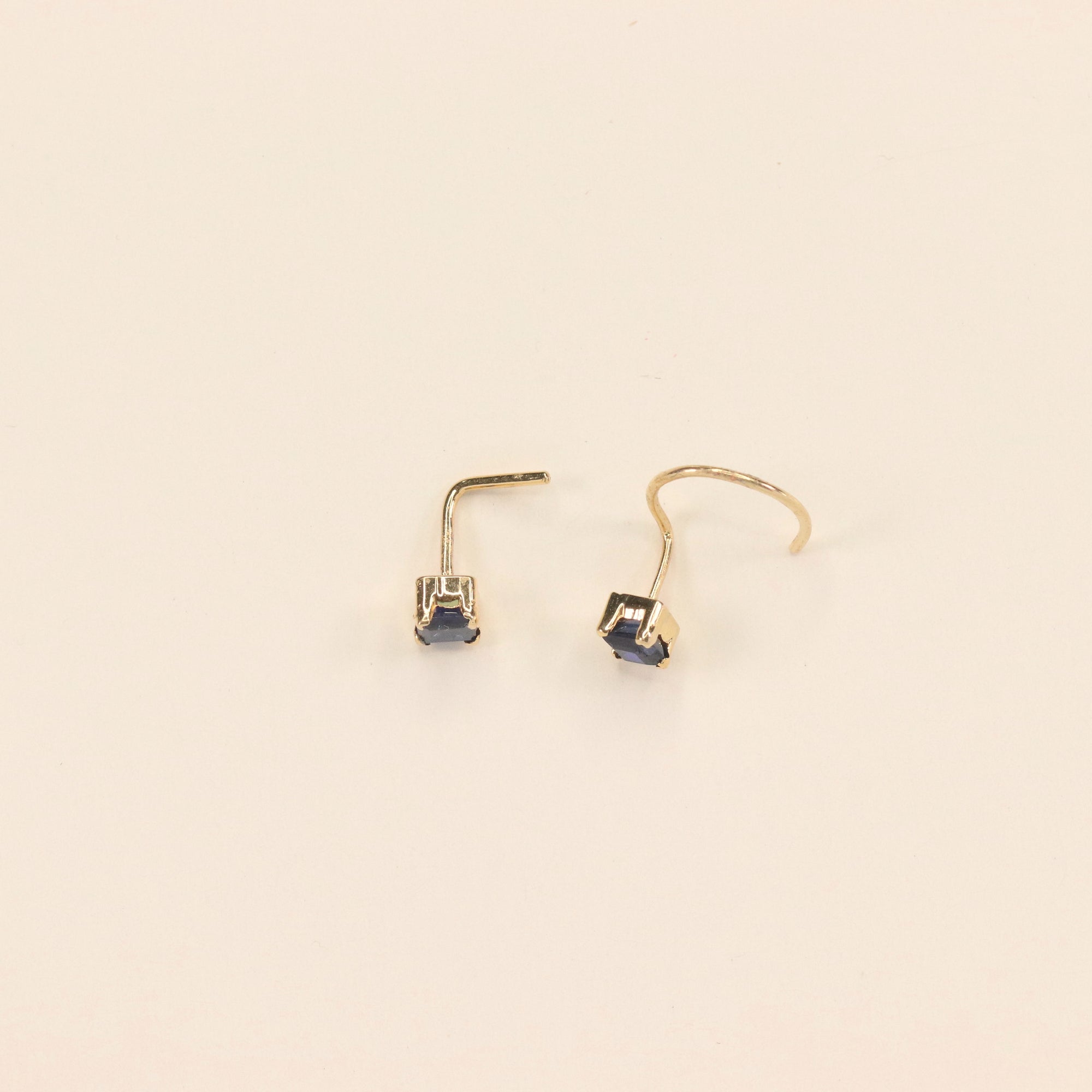Royal Blue Nose Pin (18K)