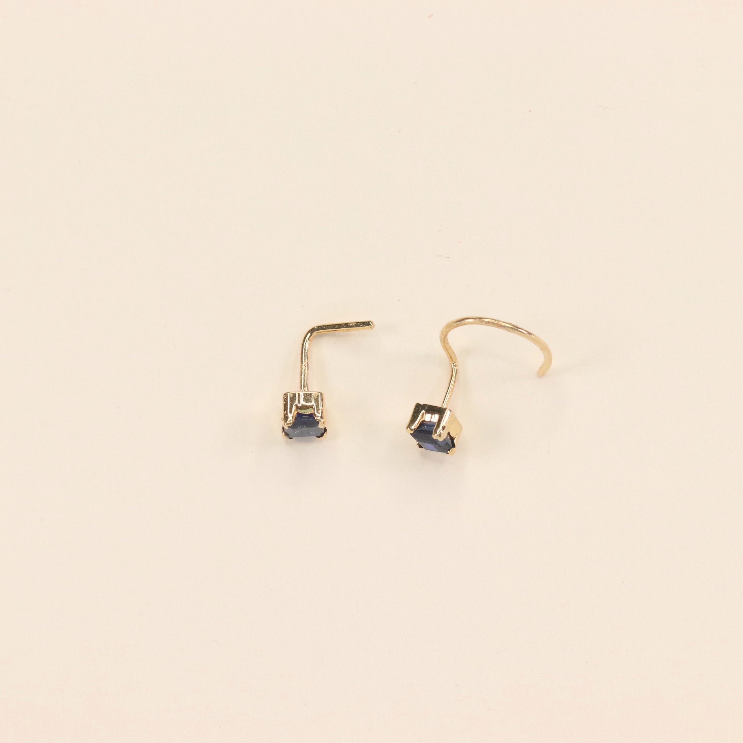 Royal Blue Nose Pin (18K)