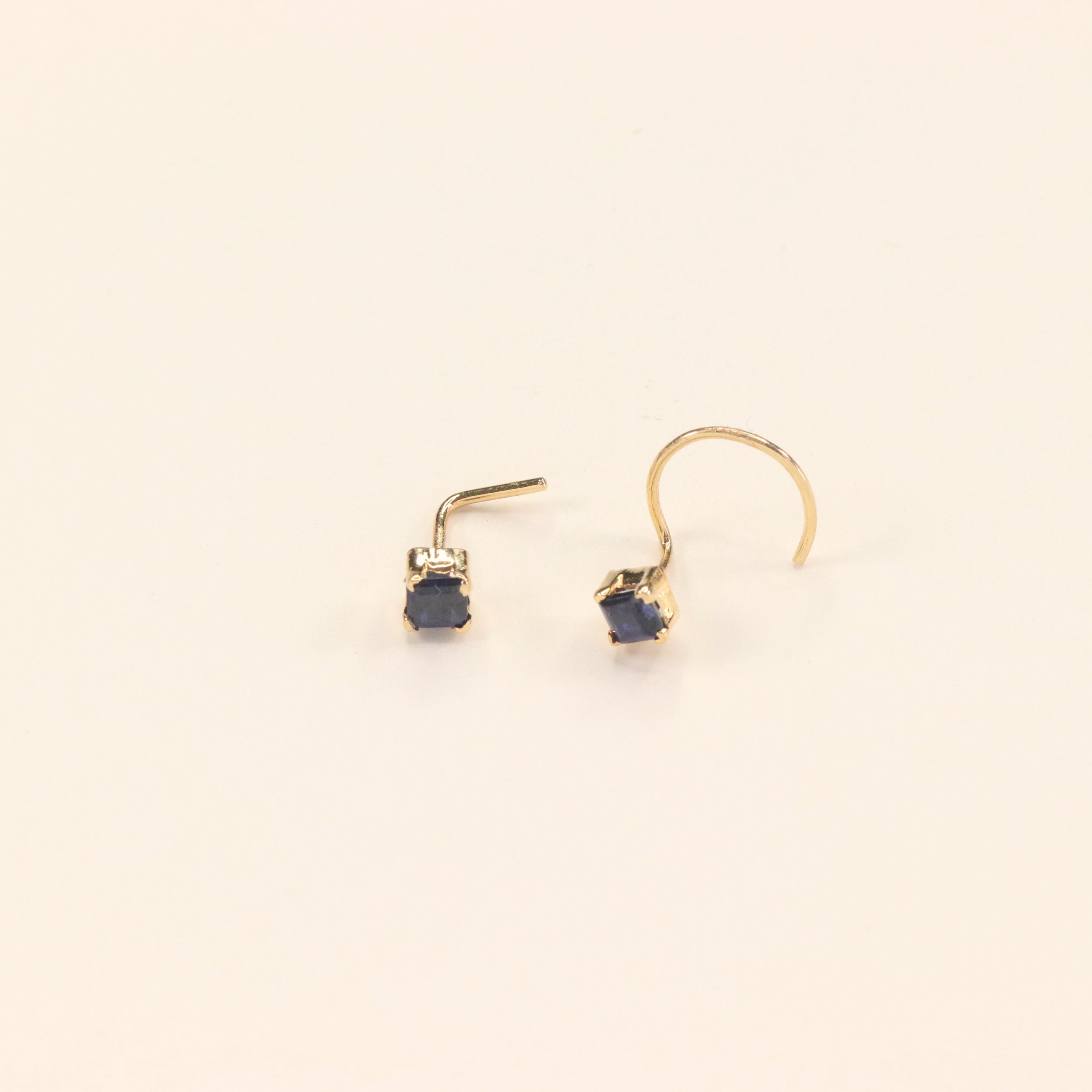Royal Blue Nose Pin (18K)