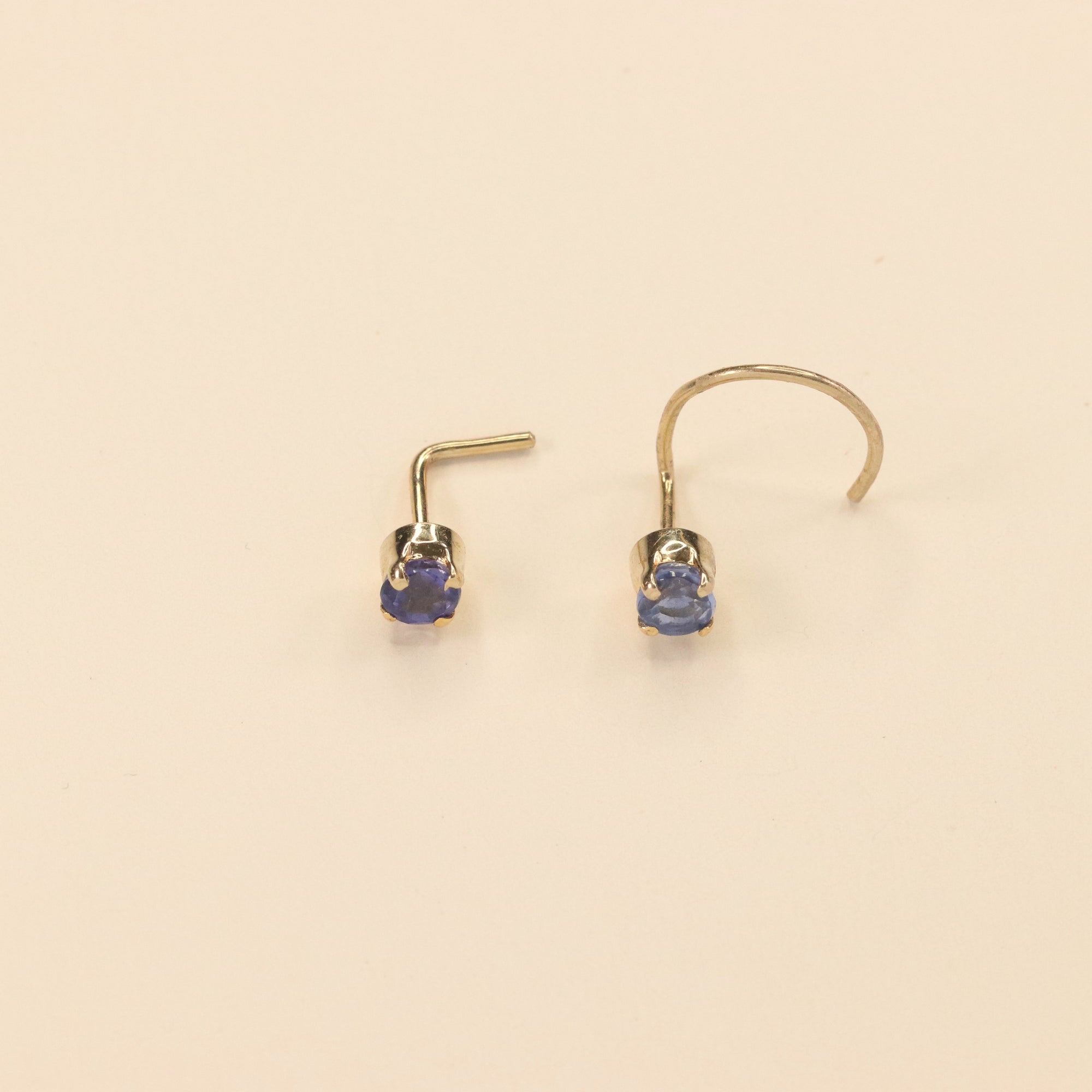 Deep Blue Nose Pin (18K)