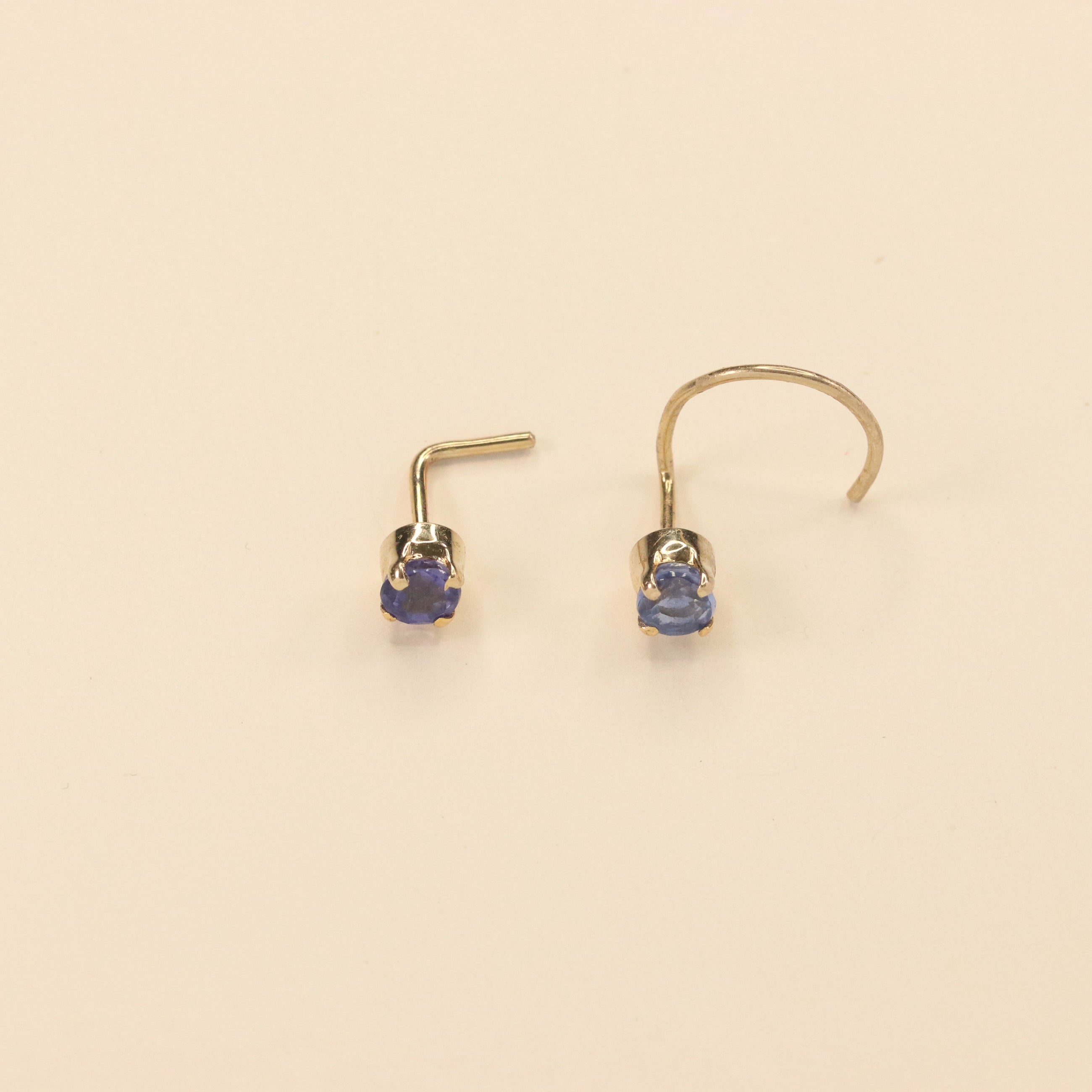 Deep Blue Nose Pin (18K)