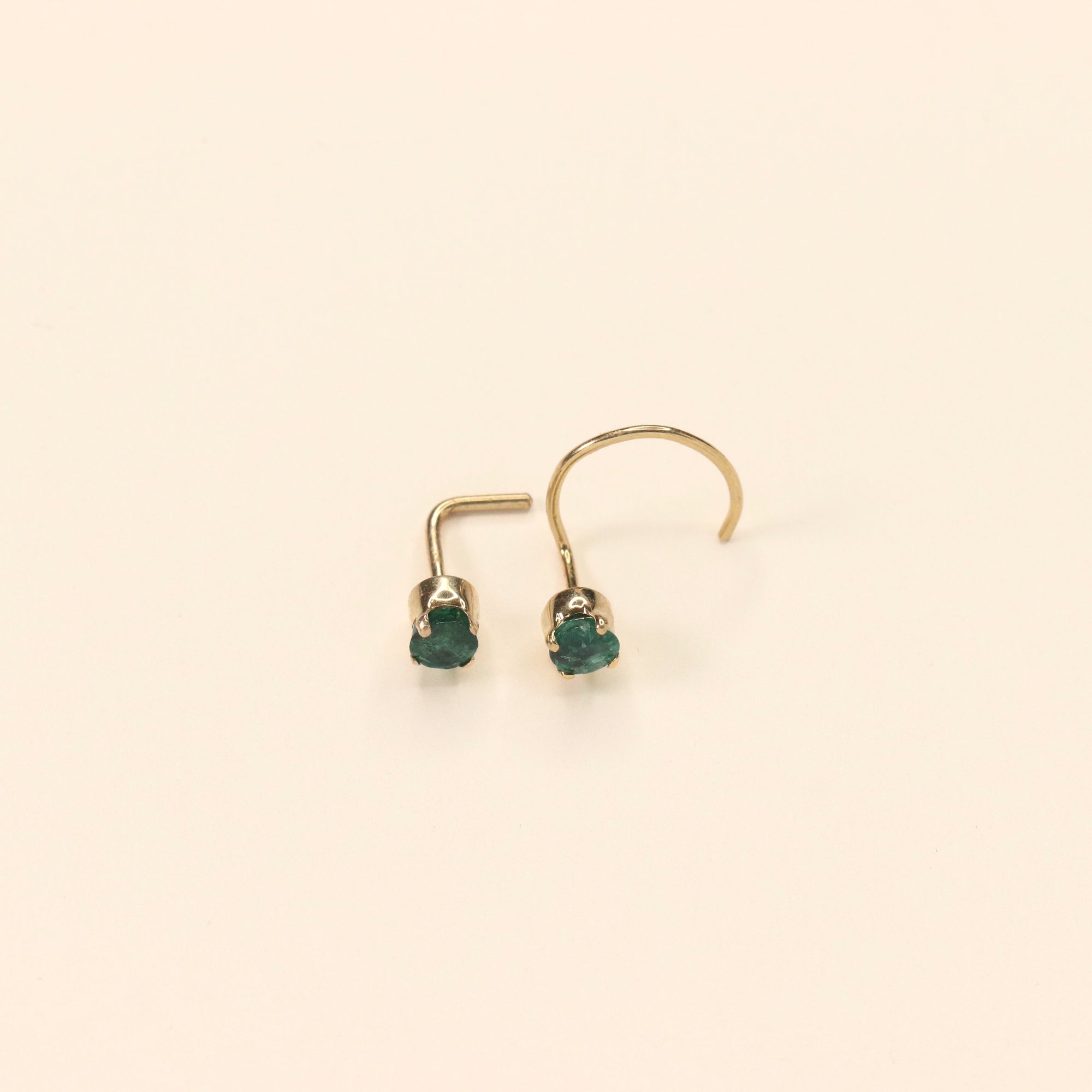 Emerald Green Nose Pin (18K)
