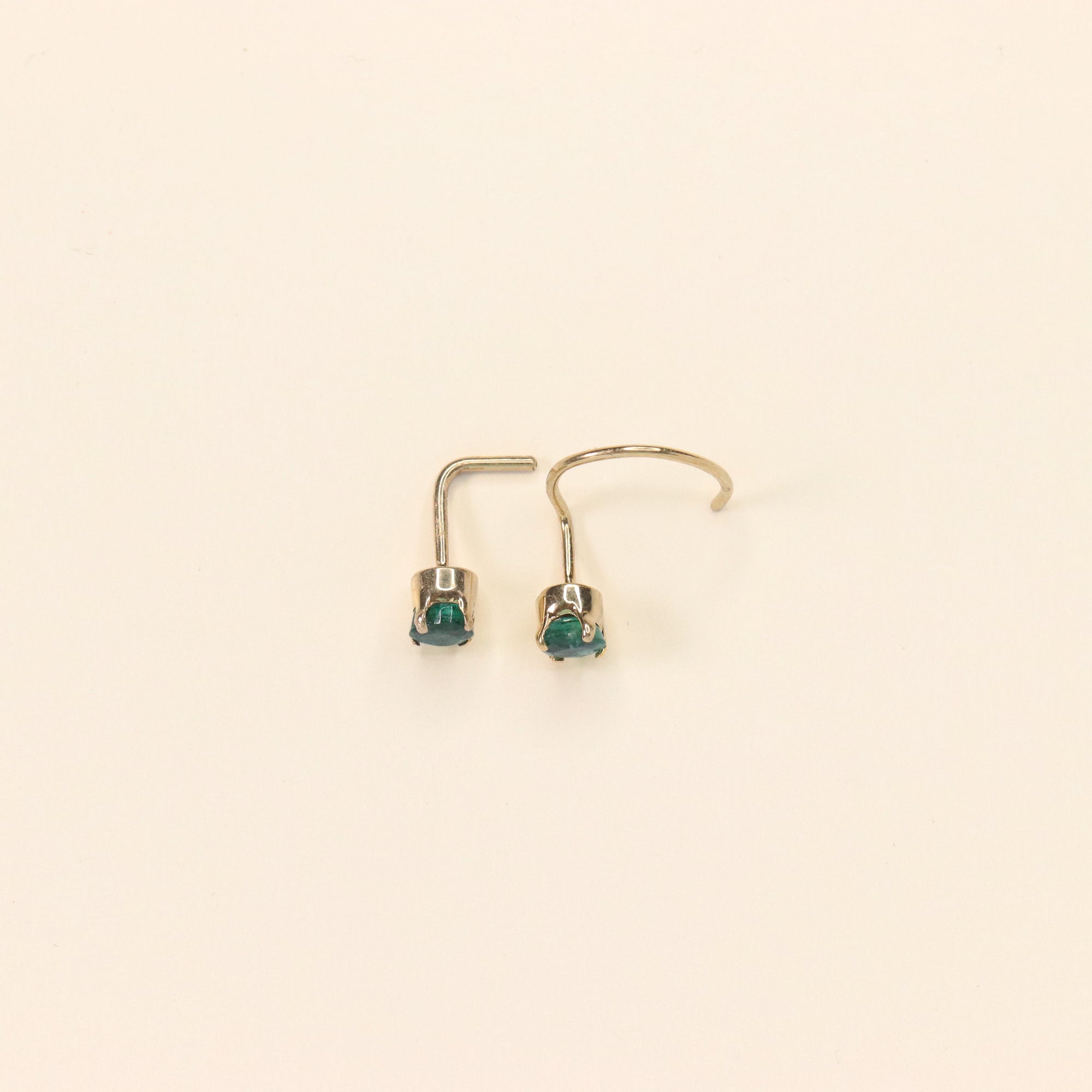 Emerald Green Nose Pin (18K)
