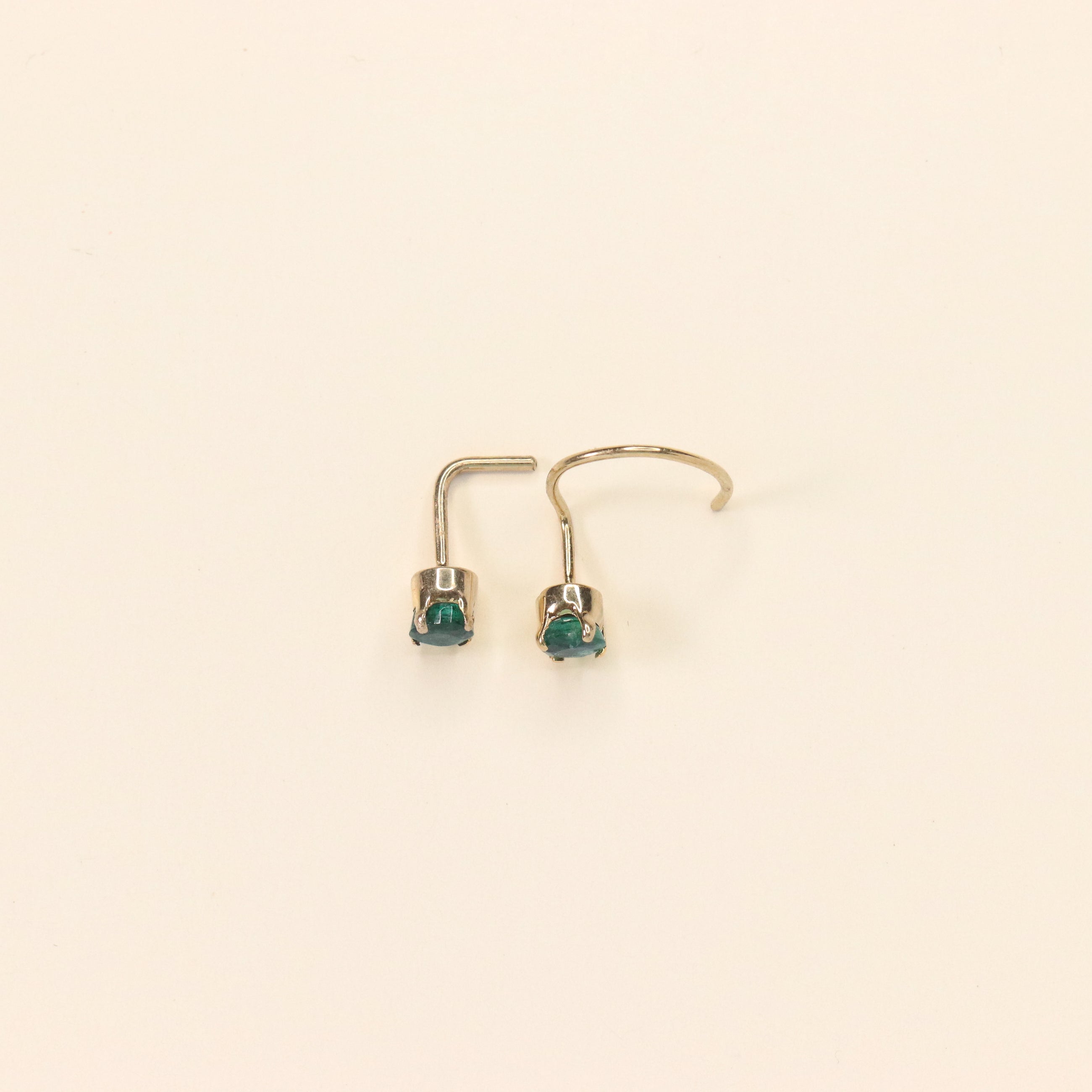 Emerald Green Nose Pin (18K)