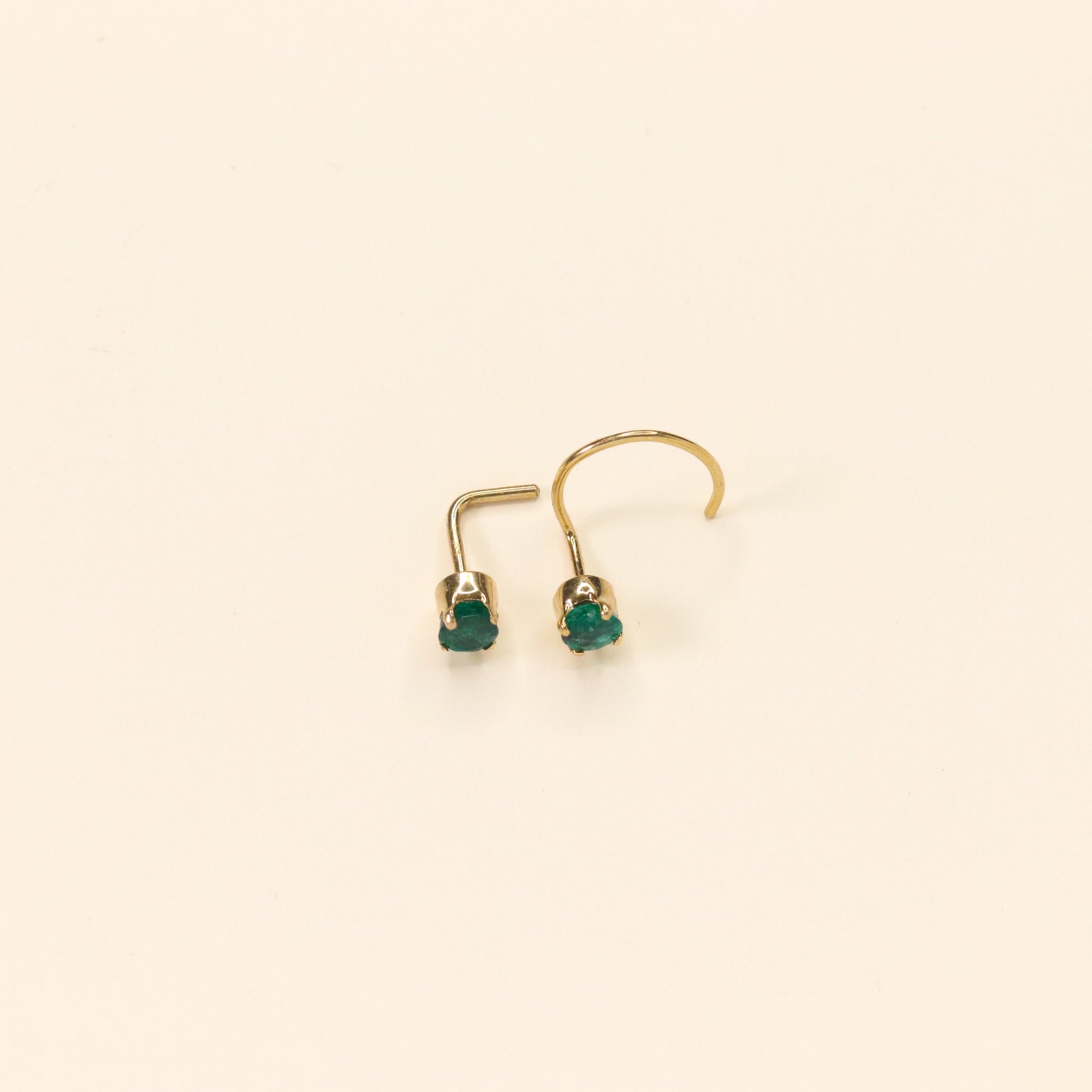 Emerald Green Nose Pin (18K)