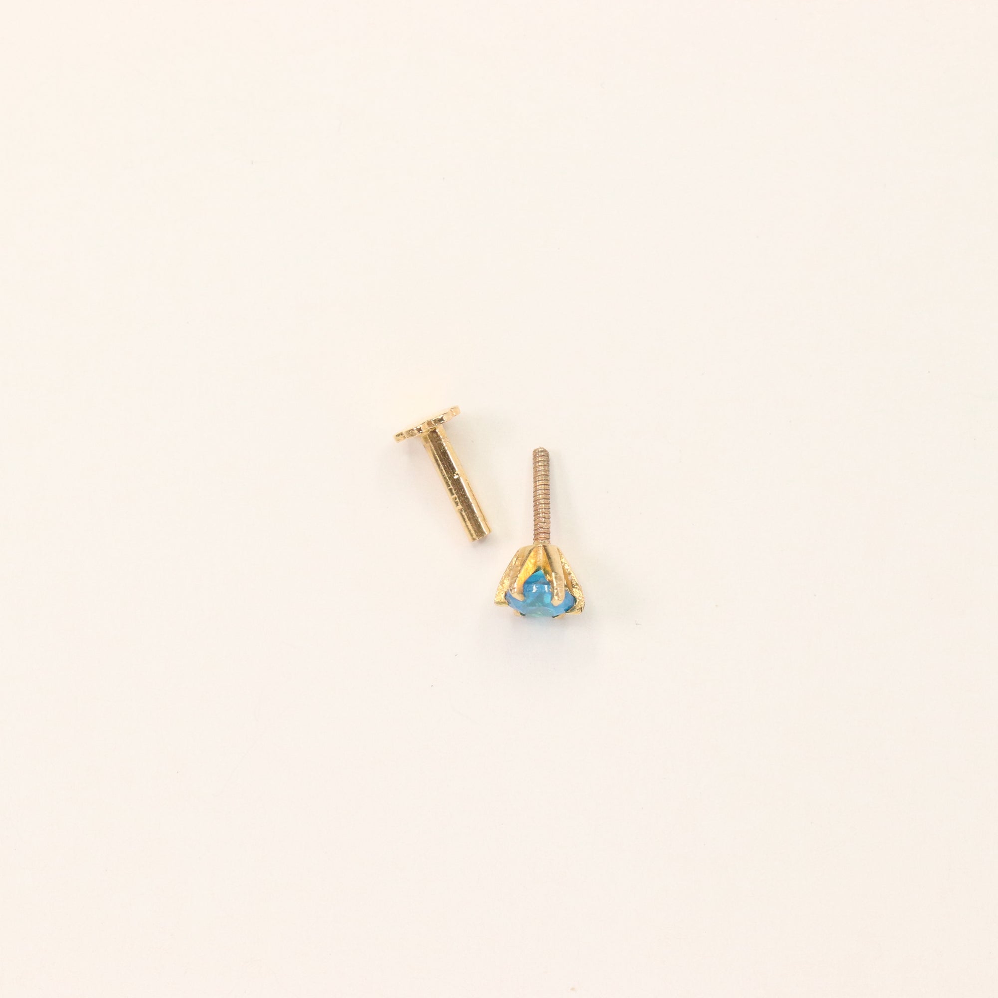 Light Blue Nose Pin (18K)