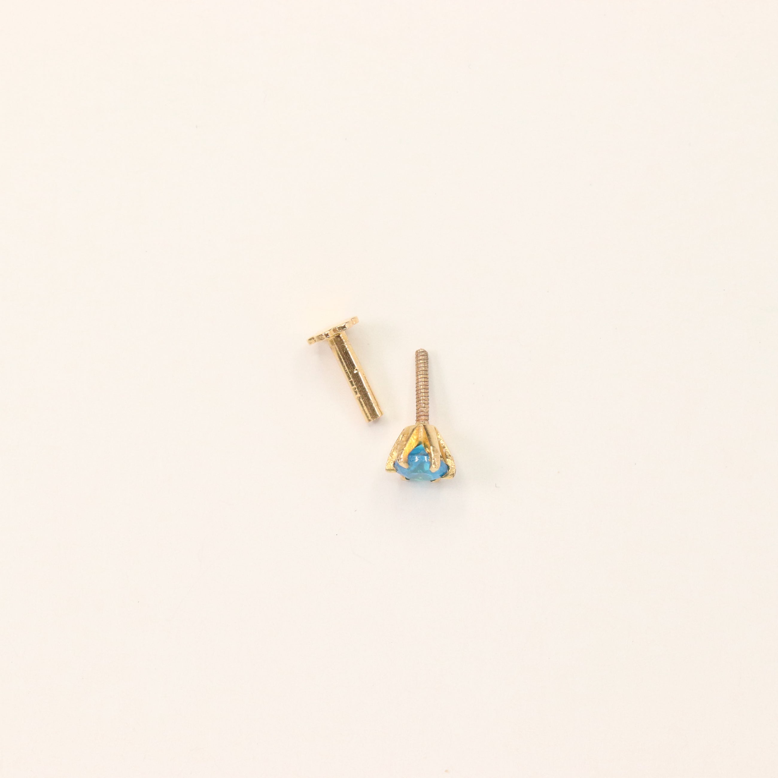 Light Blue Nose Pin (18K)