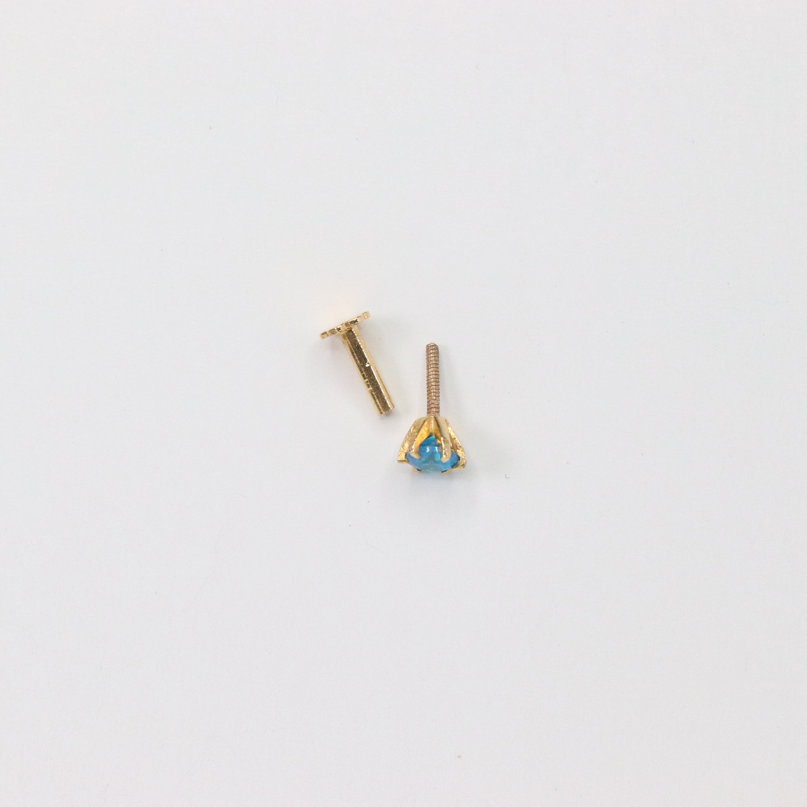 Light Blue Nose Pin (18K)