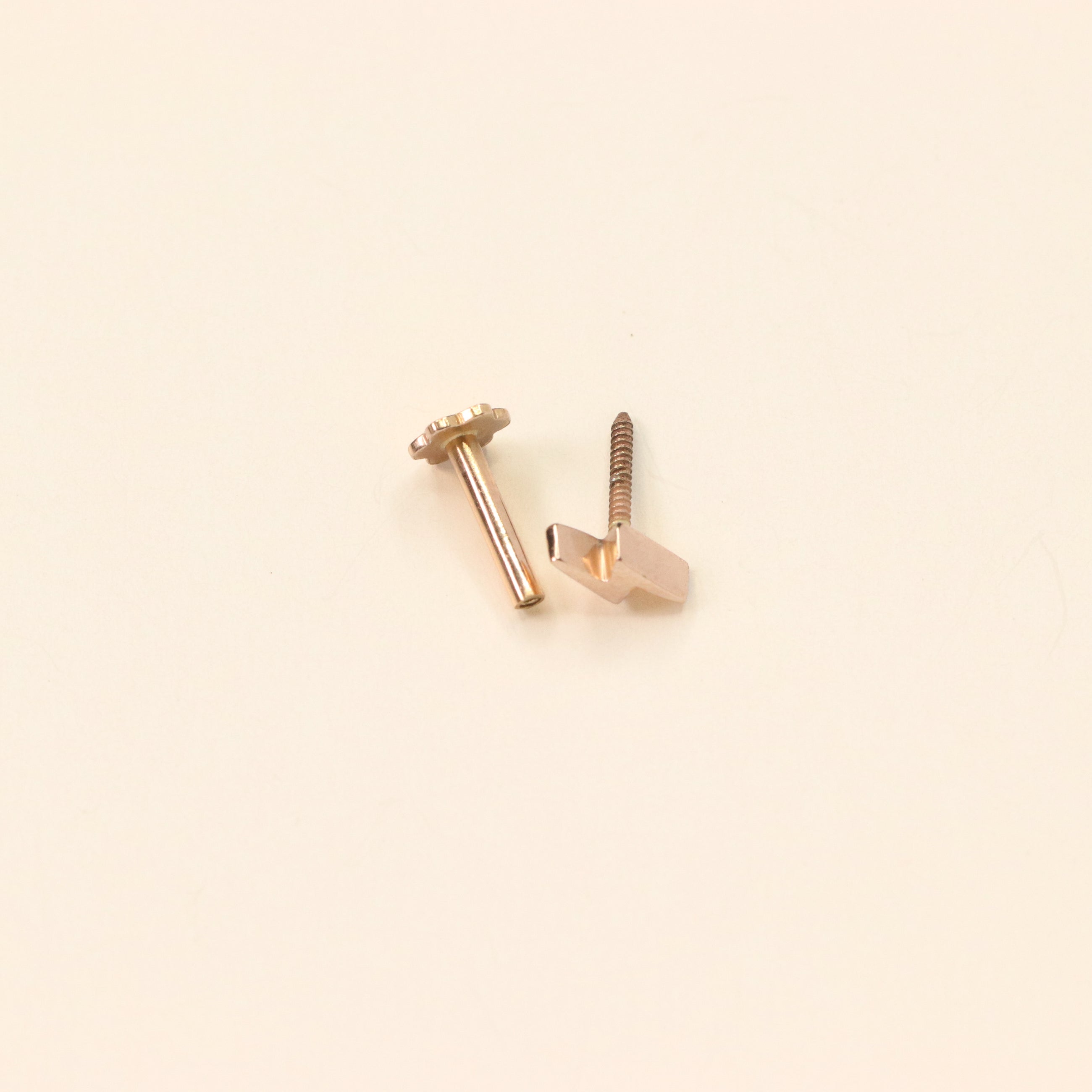 Lightning Bolt Nose Stud (18K)
