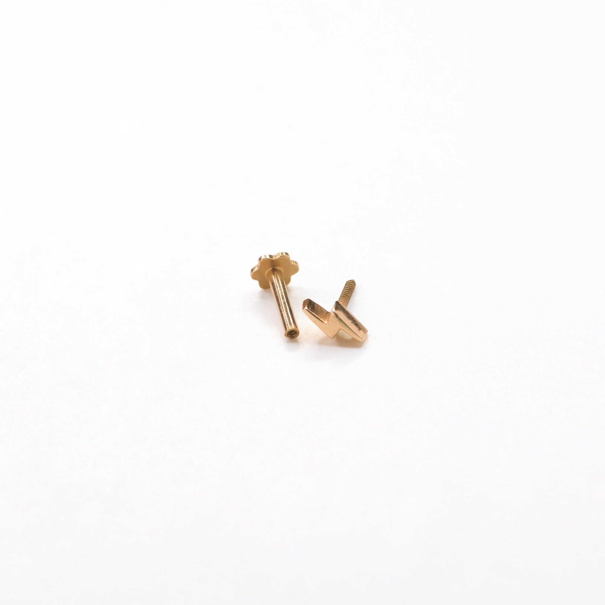 Lightning Bolt Nose Stud (18K)
