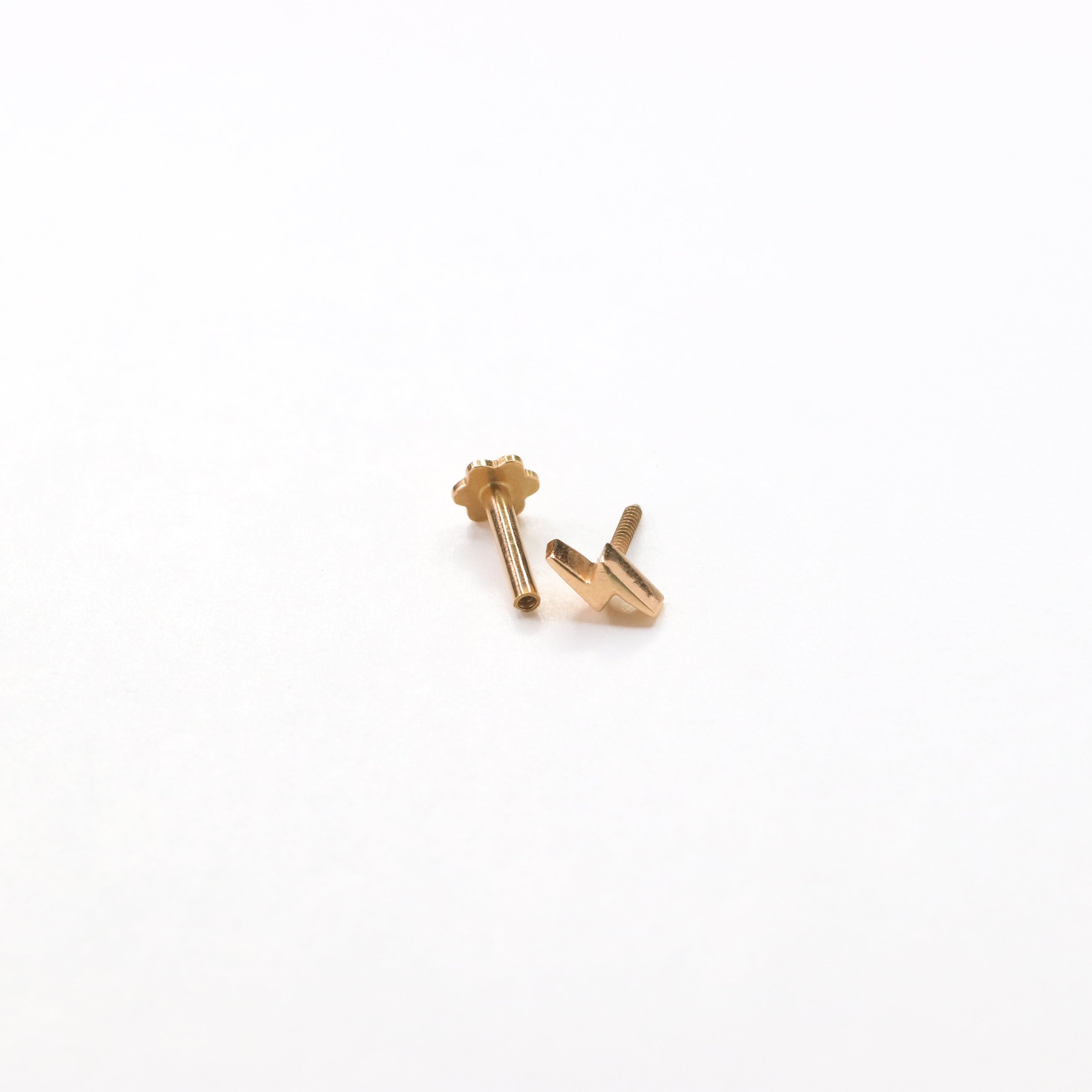 Lightning Bolt Nose Stud (18K)