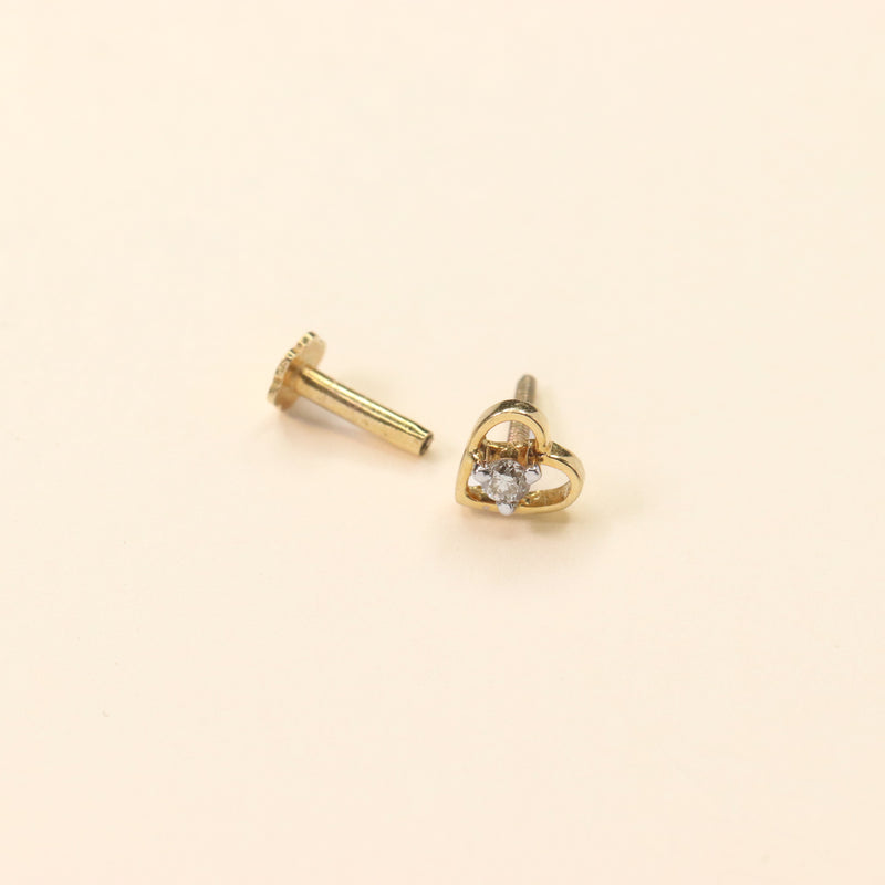 Heart Nose Pin with Diamonds (18K)