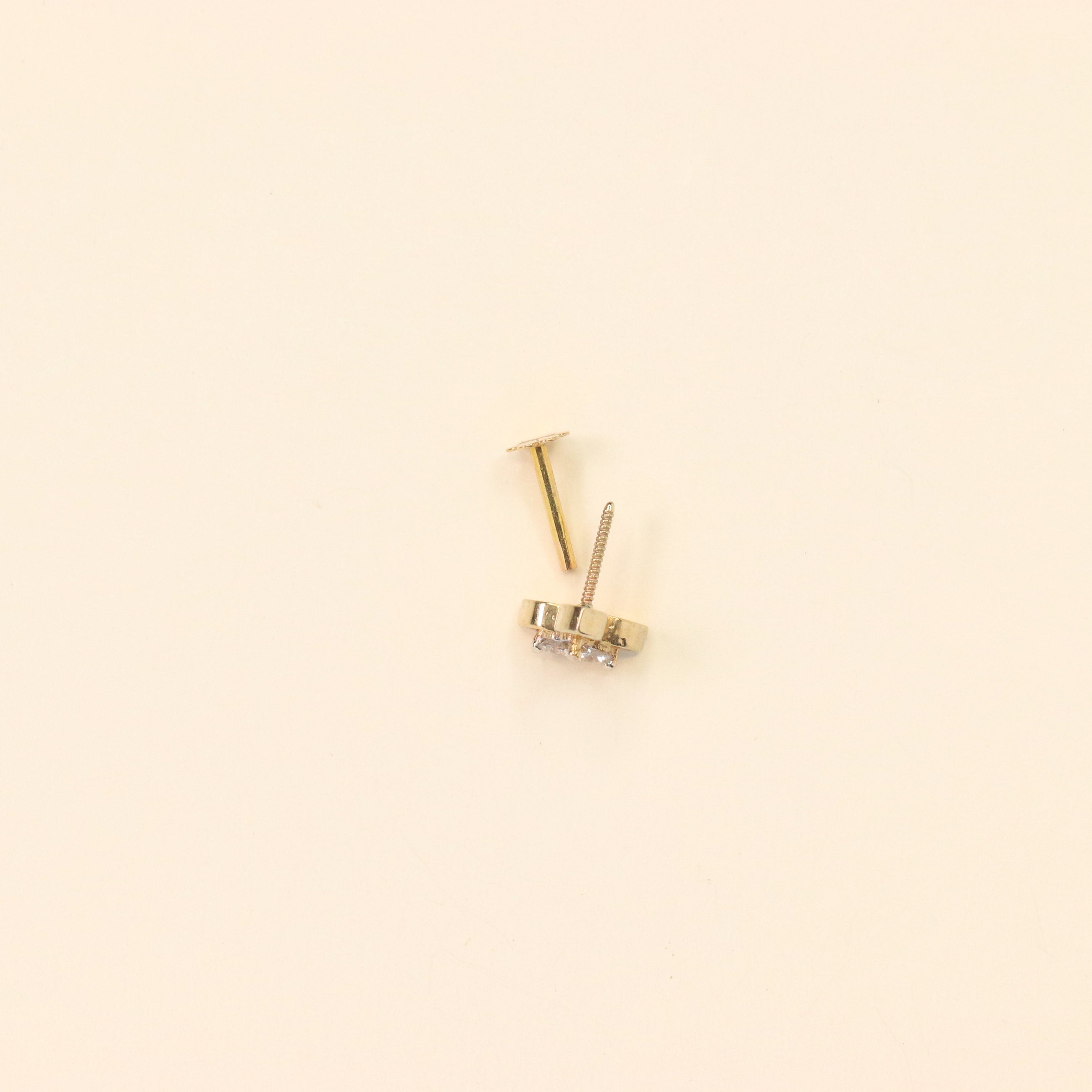 Cloverleaf Nose Pin with Diamonds (18K)