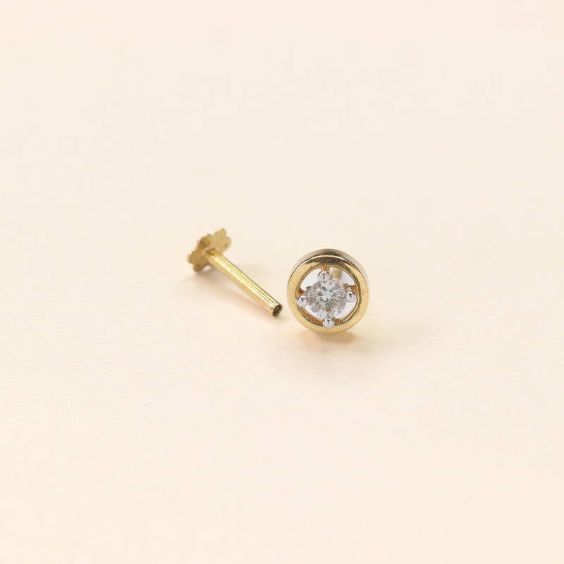 Minimalist Nose Pin with Diamonds (18K)