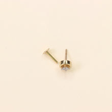 Minimalist Nose Pin with Diamonds (18K)