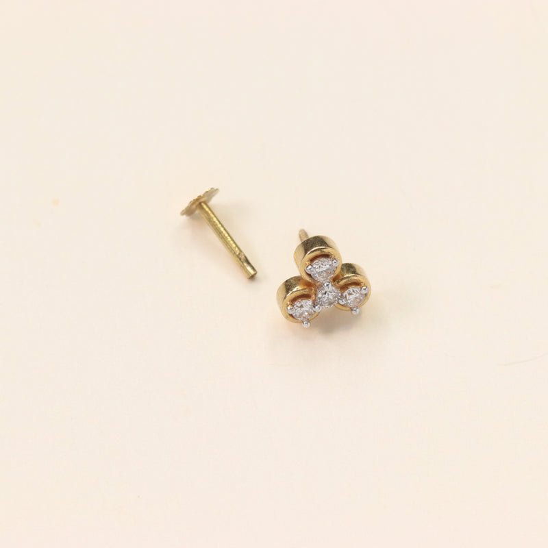 Cloverleaf Nose Pin with 4 Diamonds (18K)