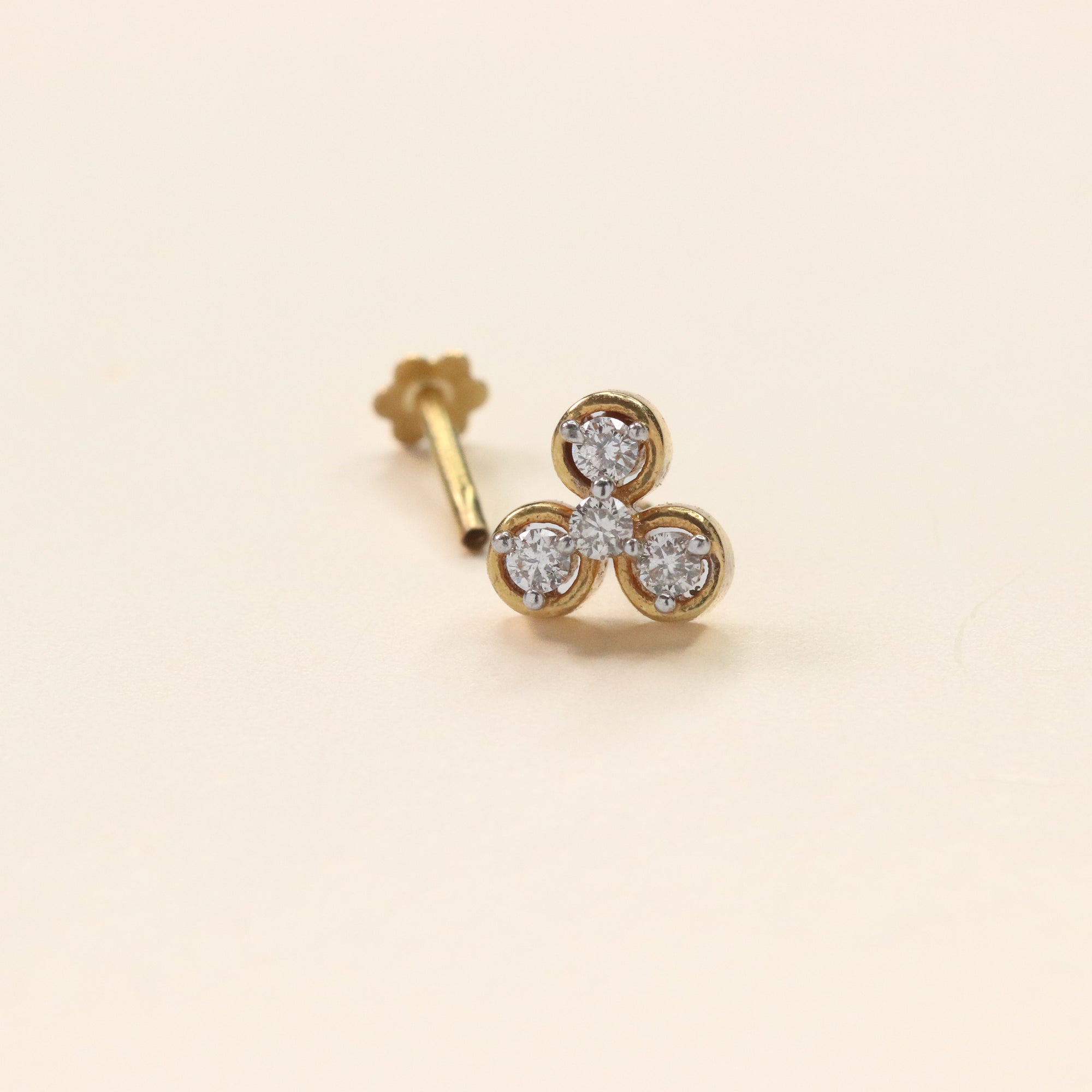 Cloverleaf Nose Pin with 4 Diamonds (18K)
