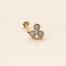 Cloverleaf Nose Pin with 4 Diamonds (18K)